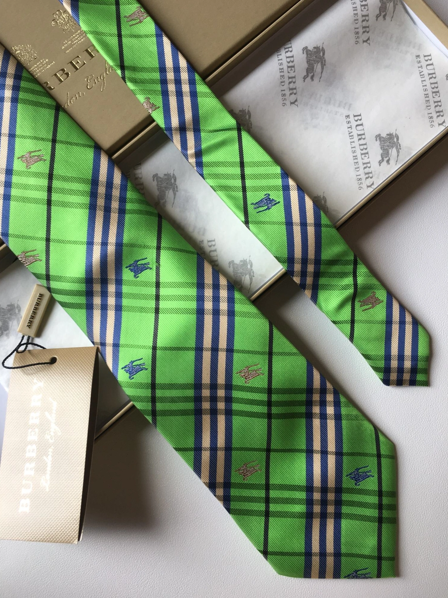 Burberry Necktie For Men Sleek 1311