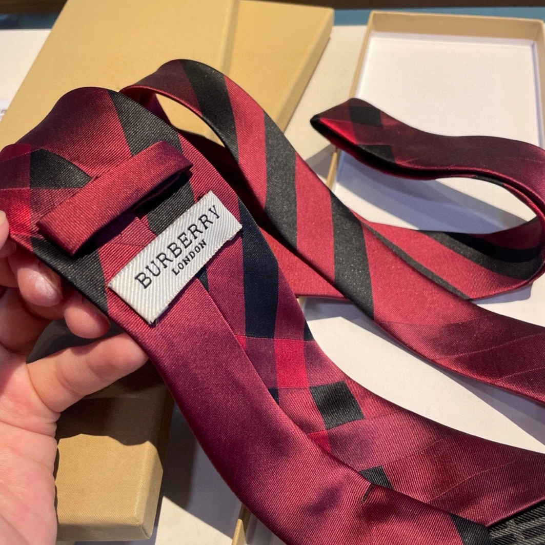 Burberry Necktie For Men UrbanStyle 7298