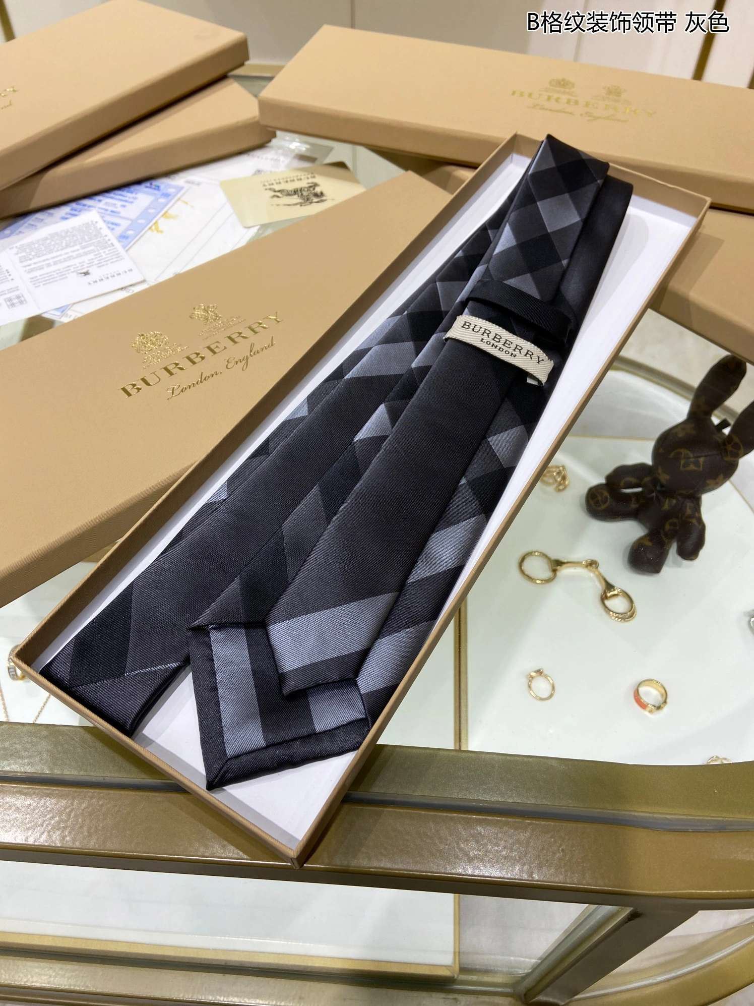Burberry Necktie For Men Vibrant 2918