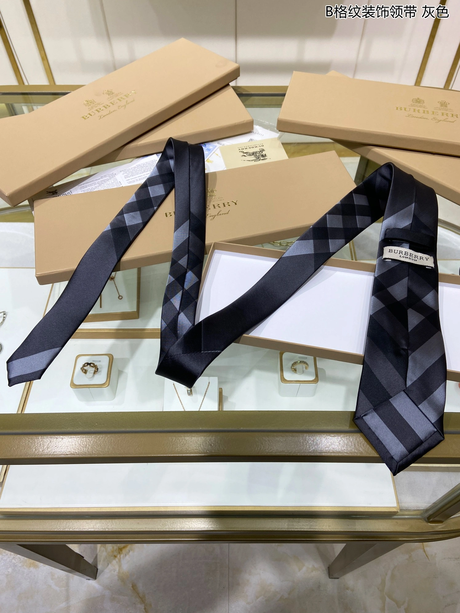 Burberry Necktie For Men Vibrant 2918