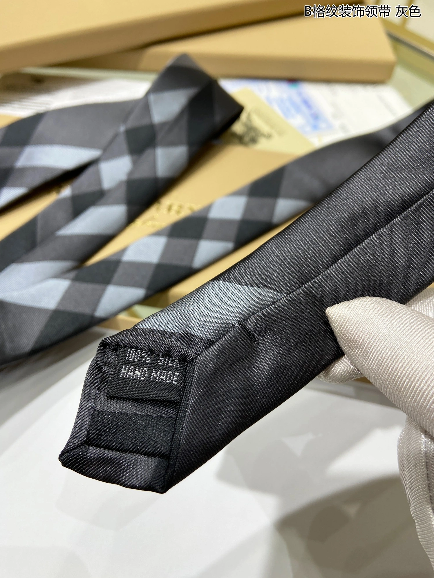 Burberry Necktie For Men Vibrant 2918