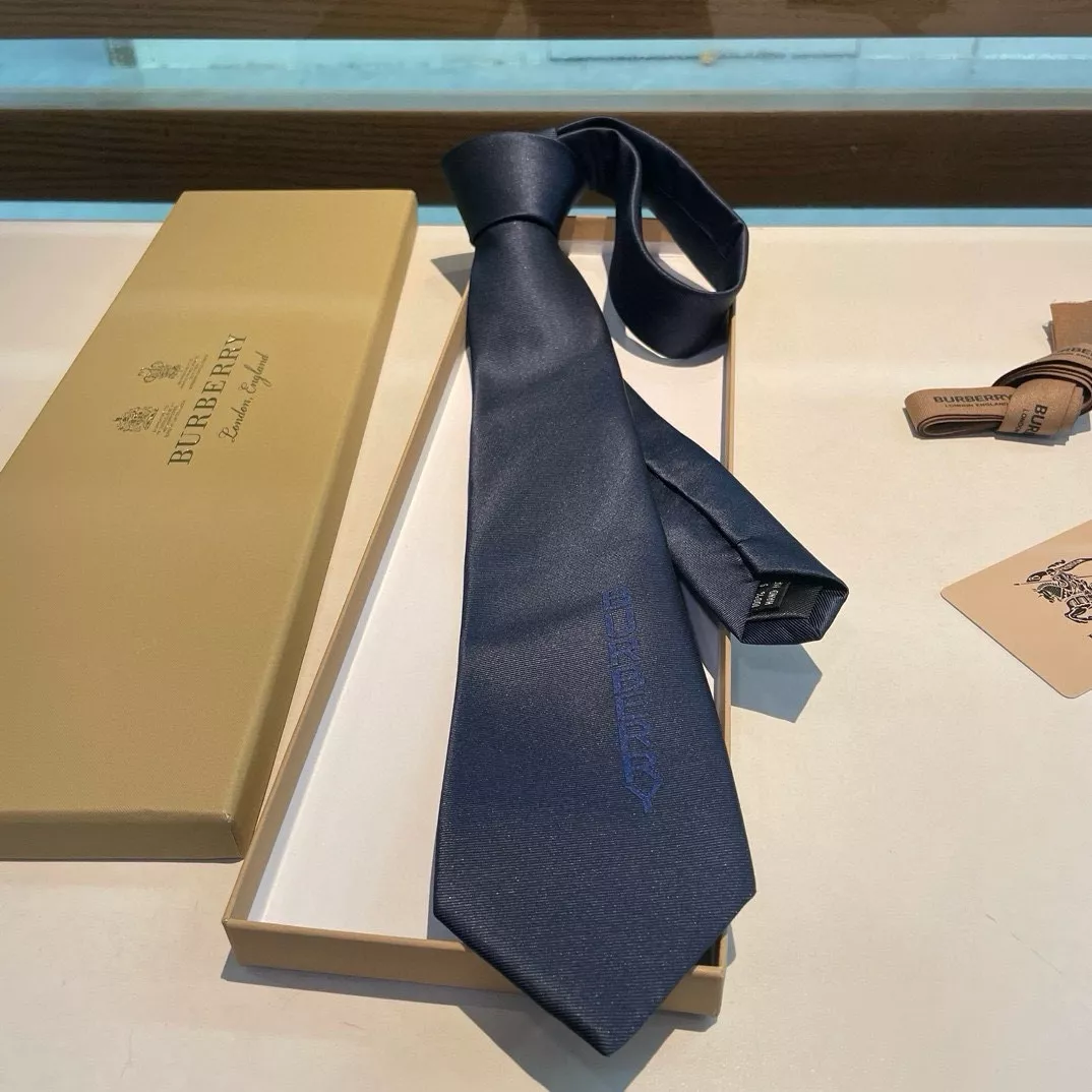 Burberry Necktie Sleek 6900