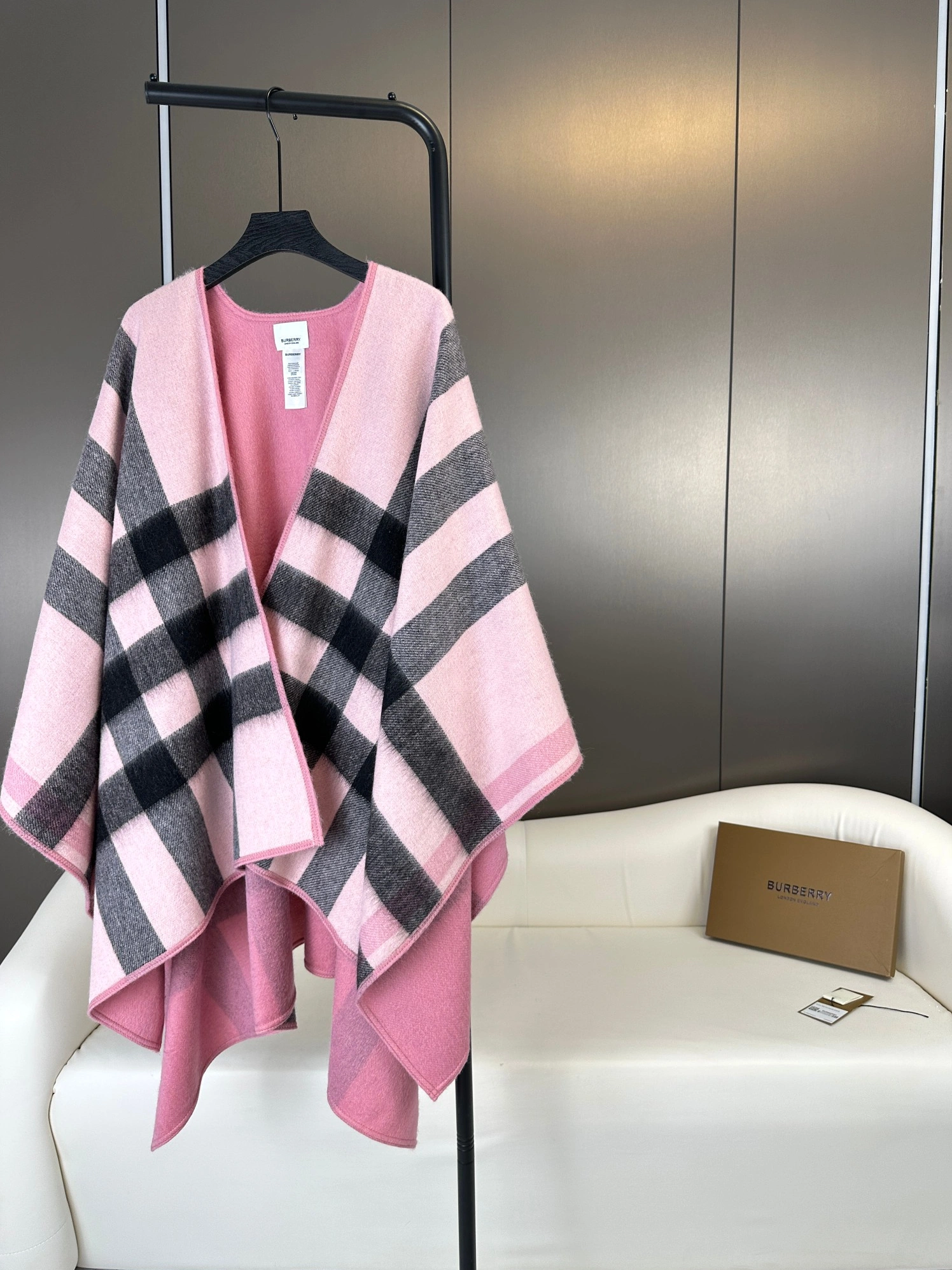 Burberry Poncho EyeCatching 6702