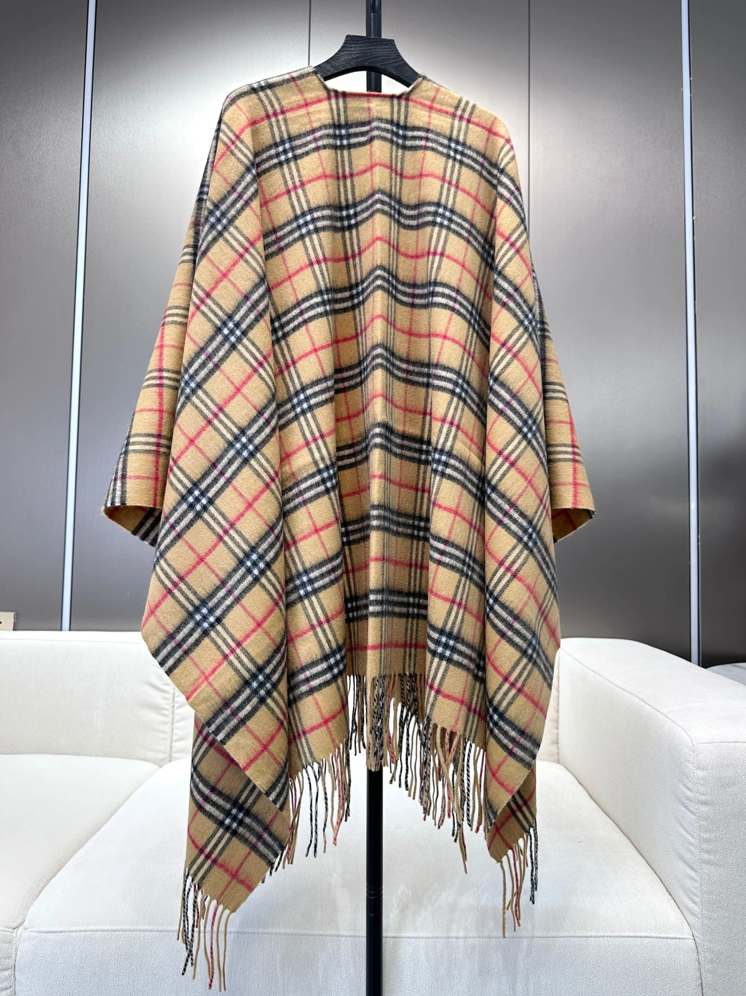 Burberry Poncho Resilient 1782