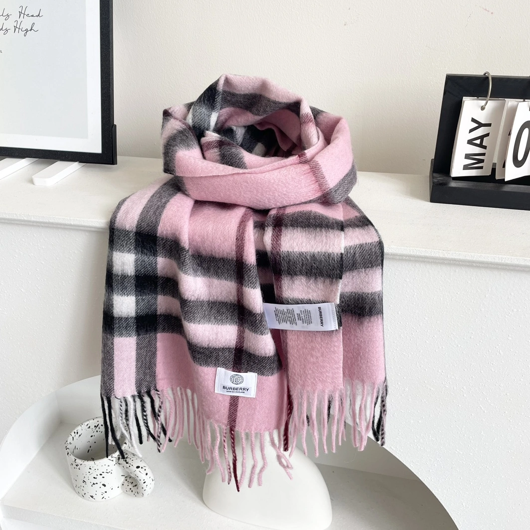 Burberry Scarf Comfortable 9183