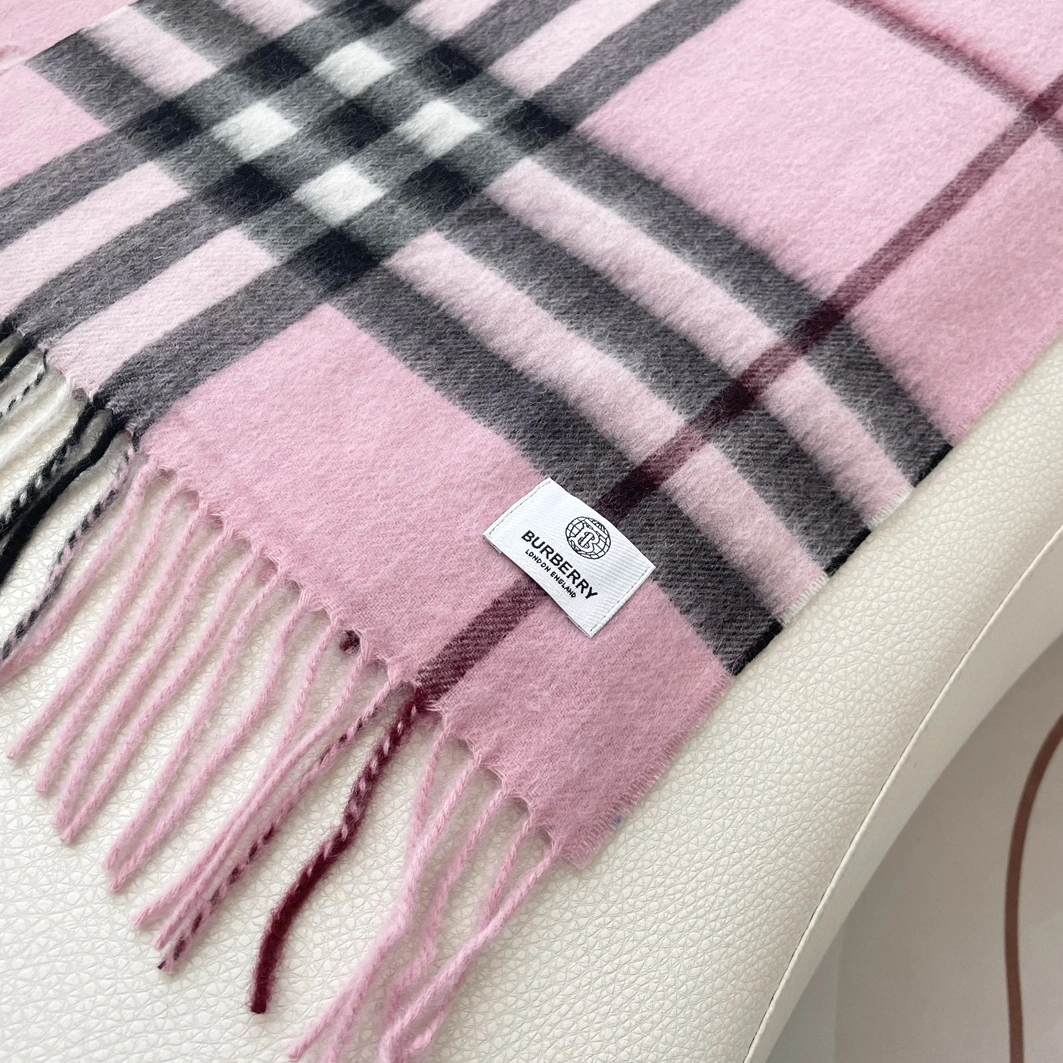 Burberry Scarf Comfortable 9183
