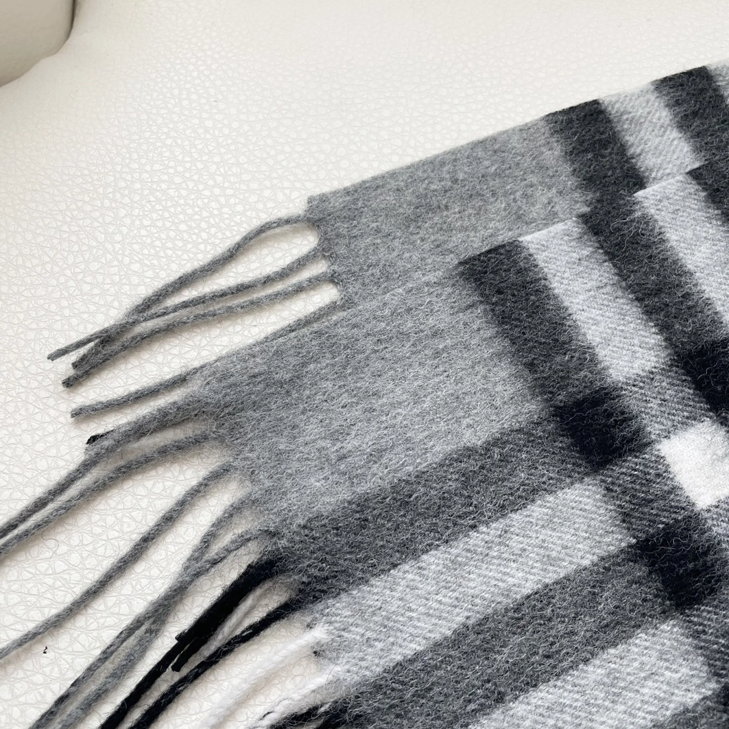 Burberry Scarf EasyMatch 2943