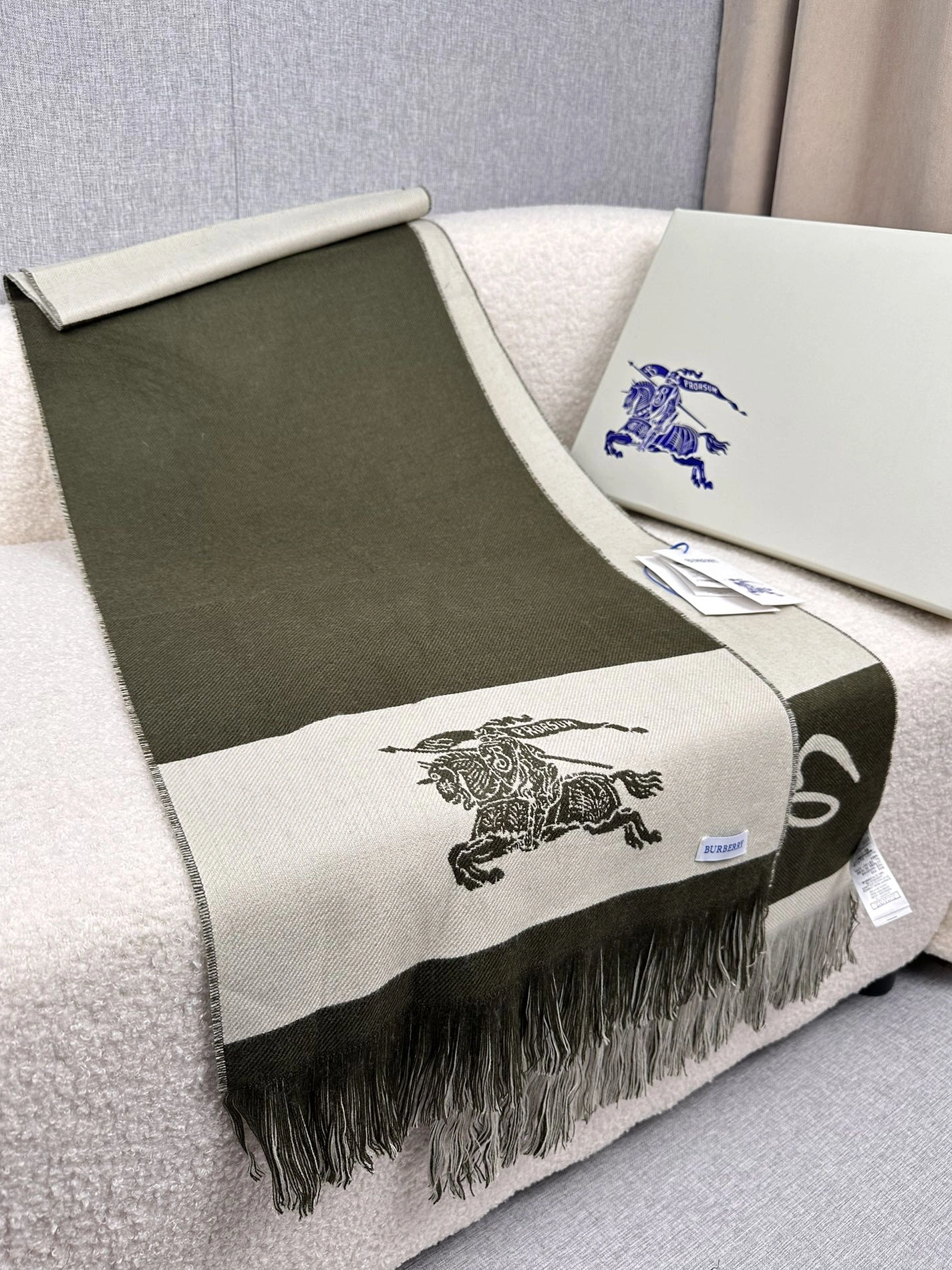 Burberry Scarf EasyMatch 4181