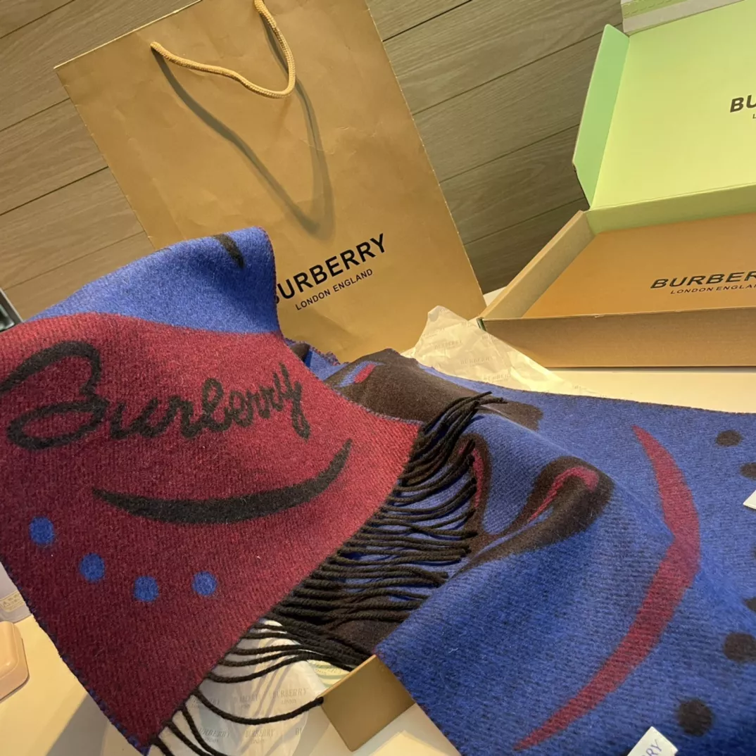 Burberry Scarf For Unisex Popular 9138