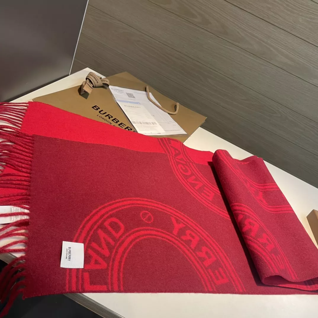 Burberry Scarf For Women Classic 7035