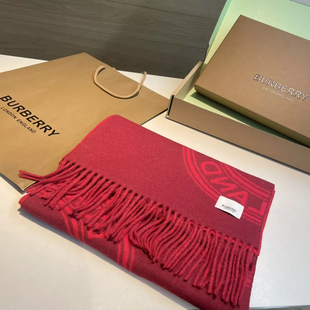 Burberry Scarf For Women Classic 7035
