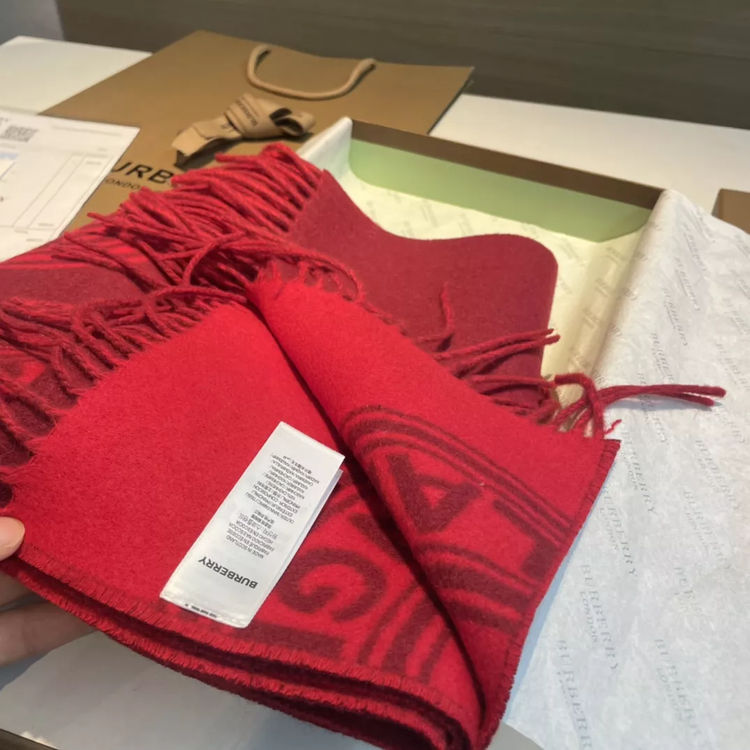 Burberry Scarf For Women Classic 7035