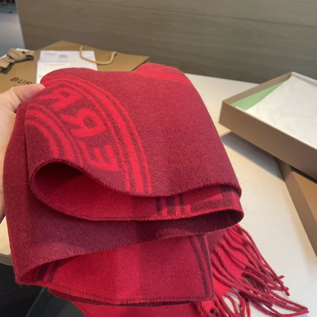 Burberry Scarf For Women Classic 7035