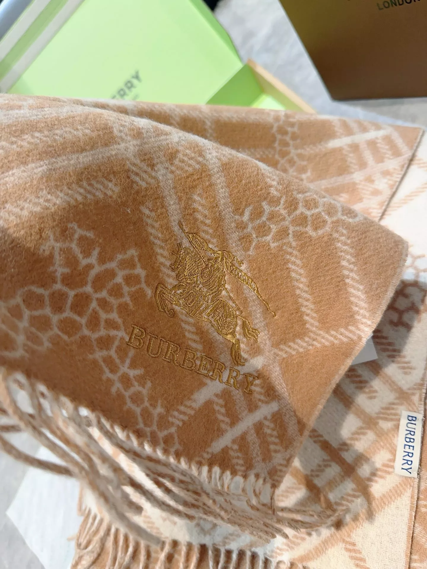 Burberry Scarf For Women Compact 9595