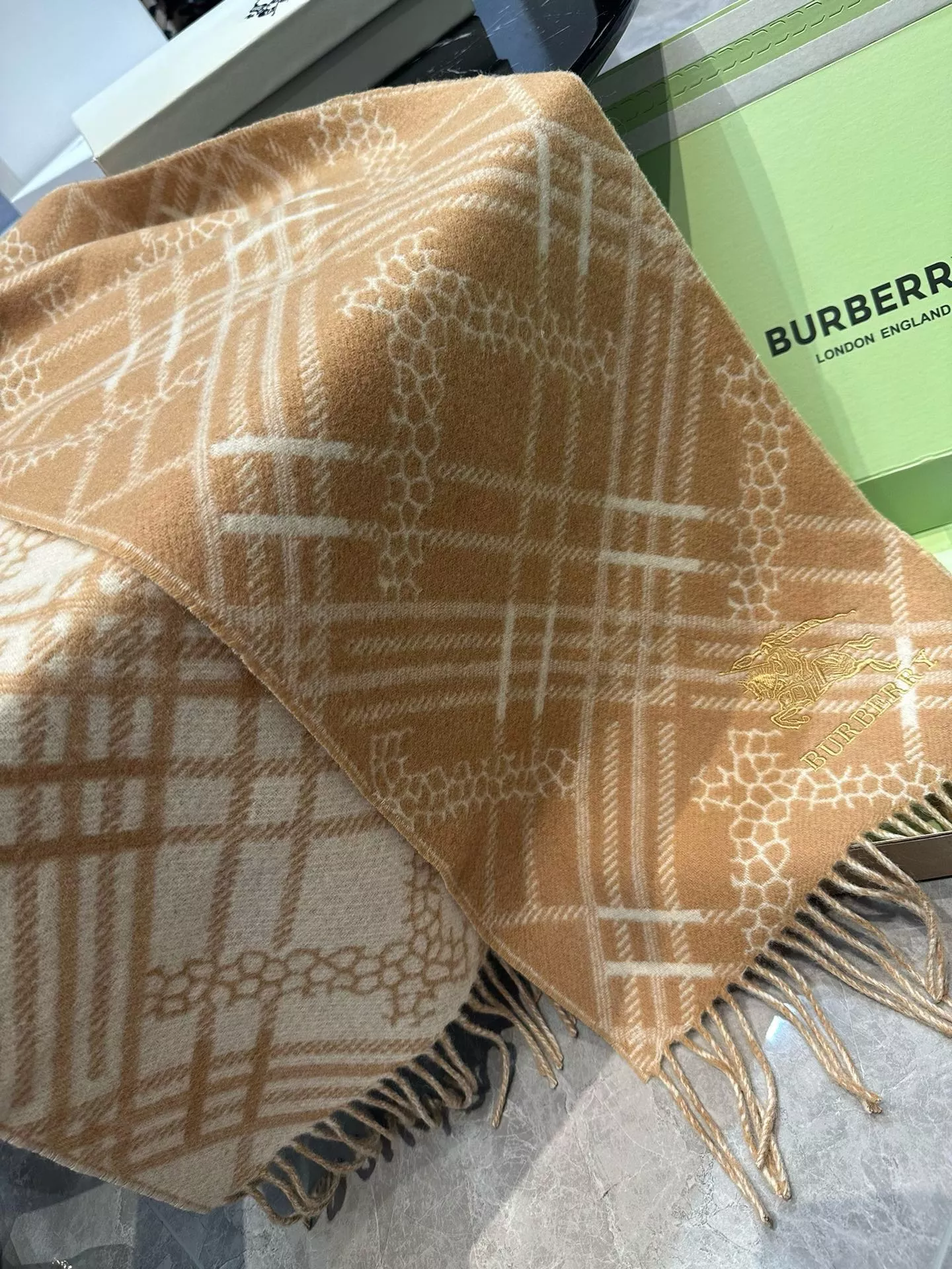 Burberry Scarf For Women Compact 9595