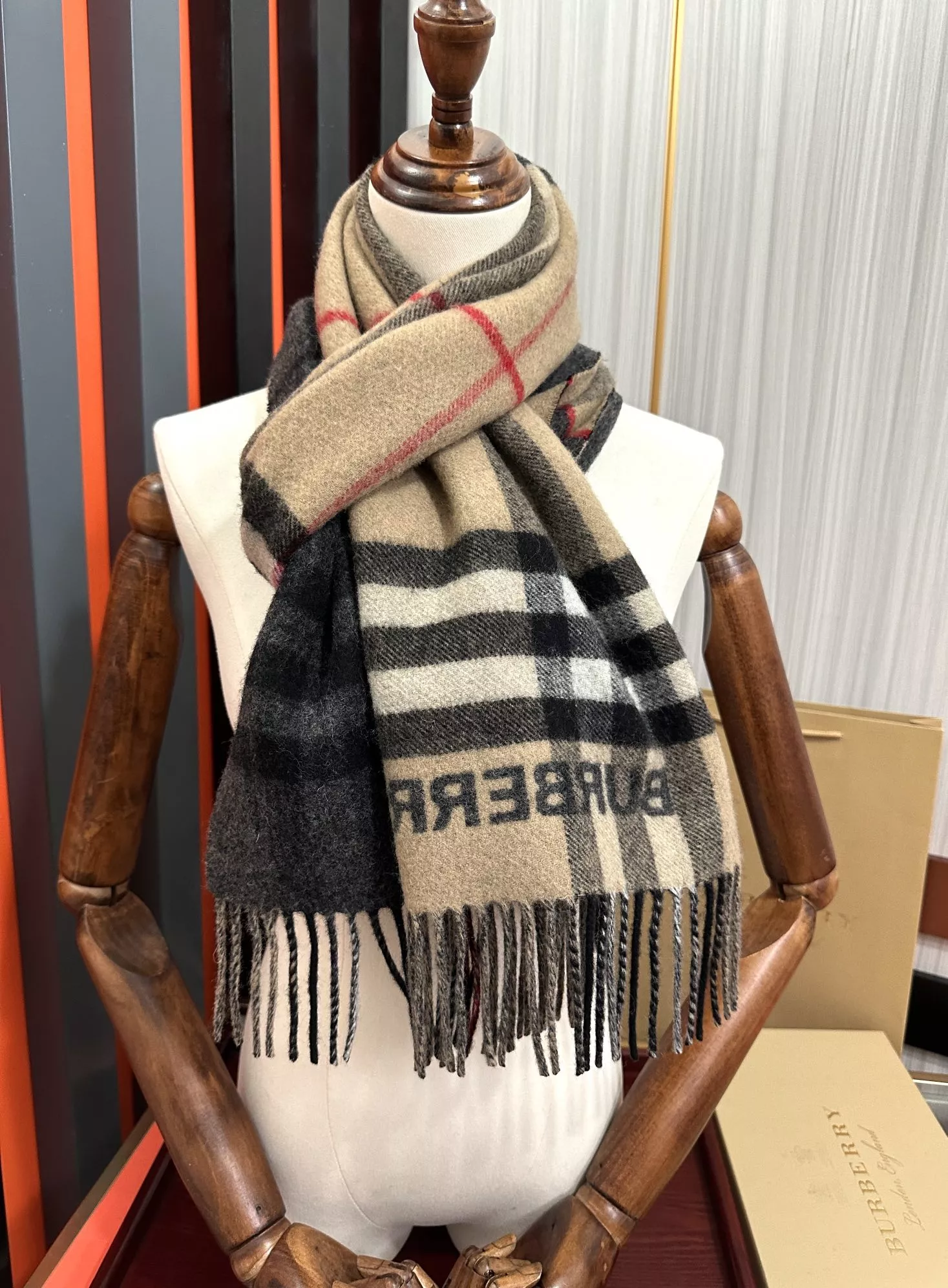 Burberry Scarf For Women Durable 3915