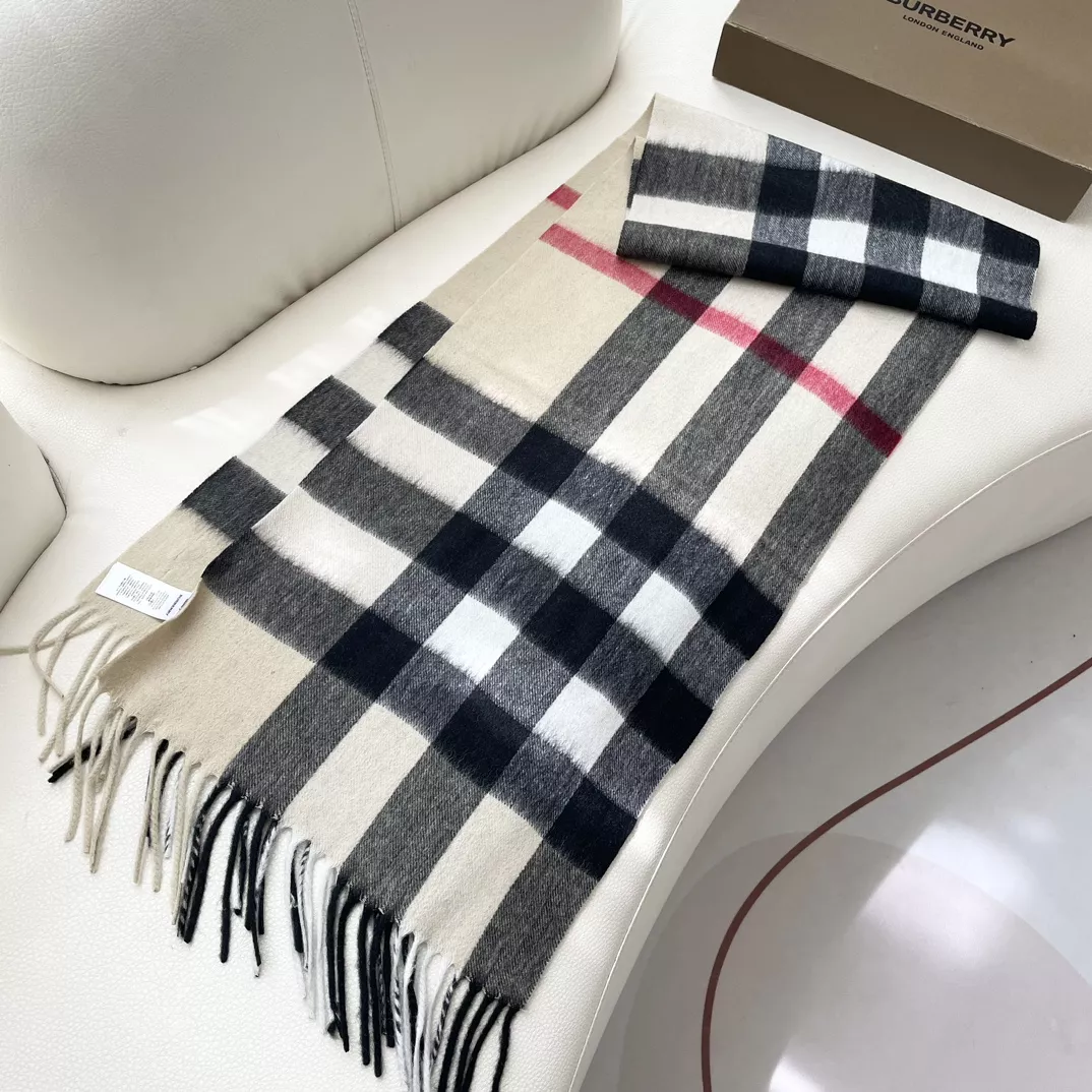 Burberry Scarf For Women EasyMatch 4562