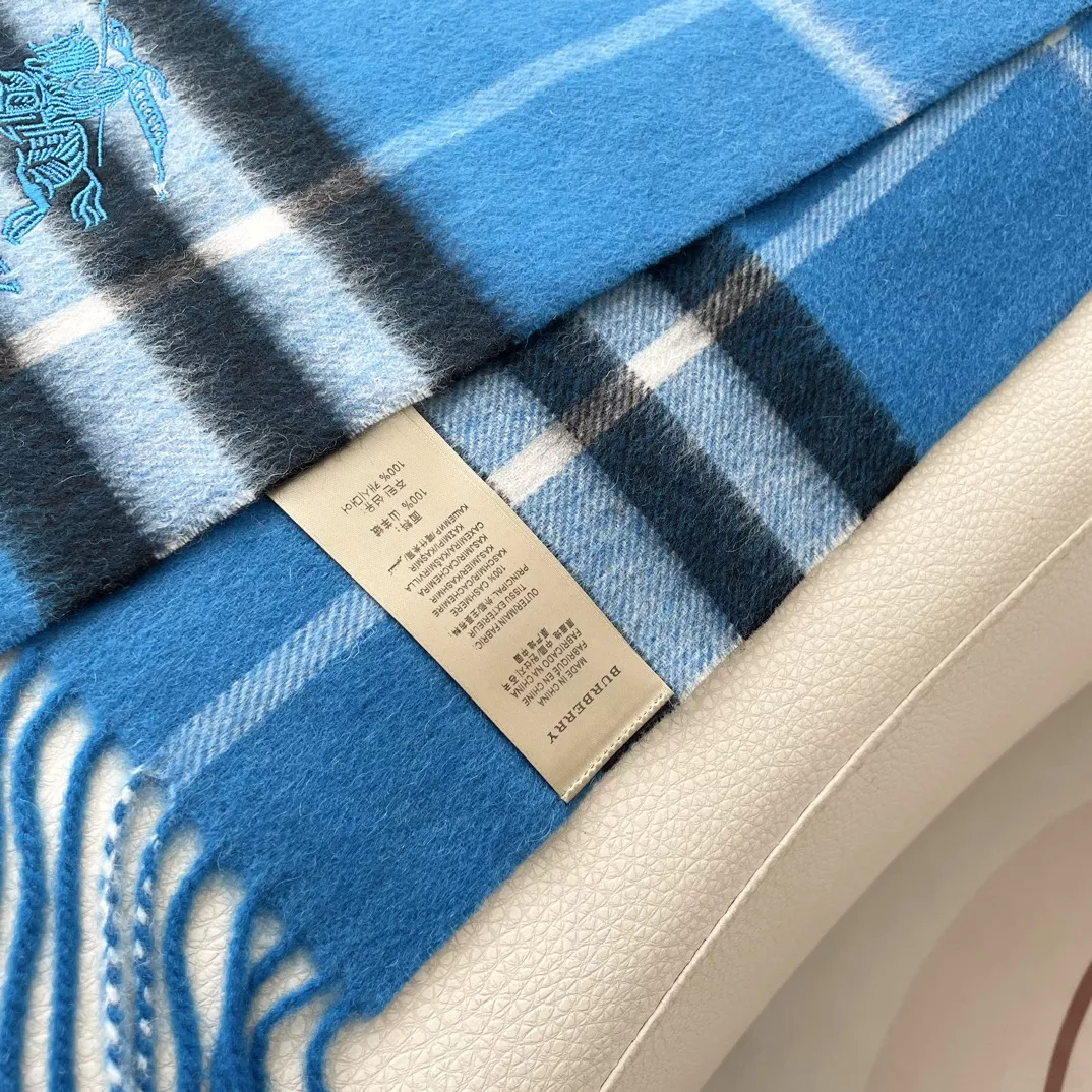 Burberry Scarf For Women Flexible 1554
