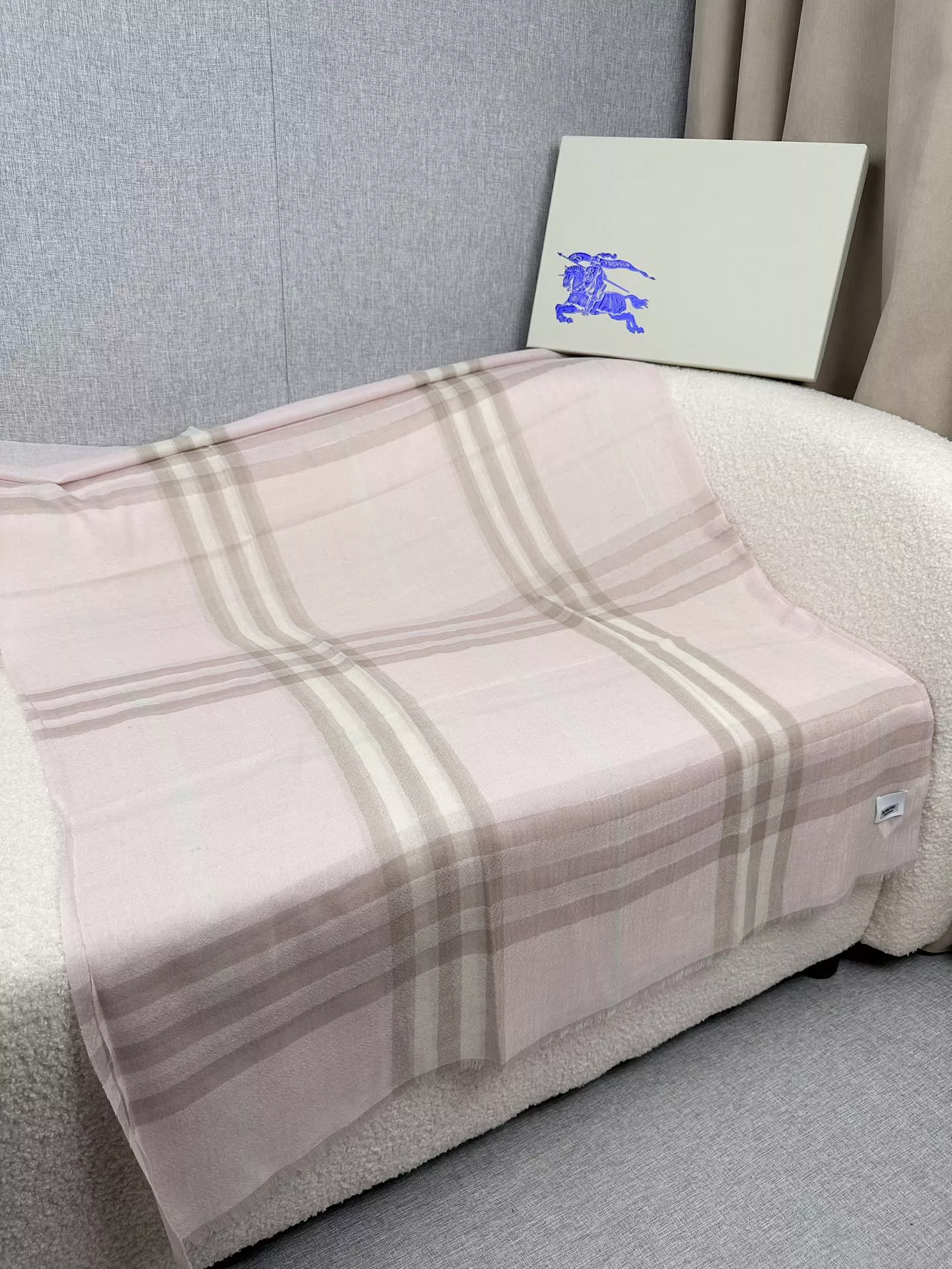 Burberry Scarf For Women Flexible 2061