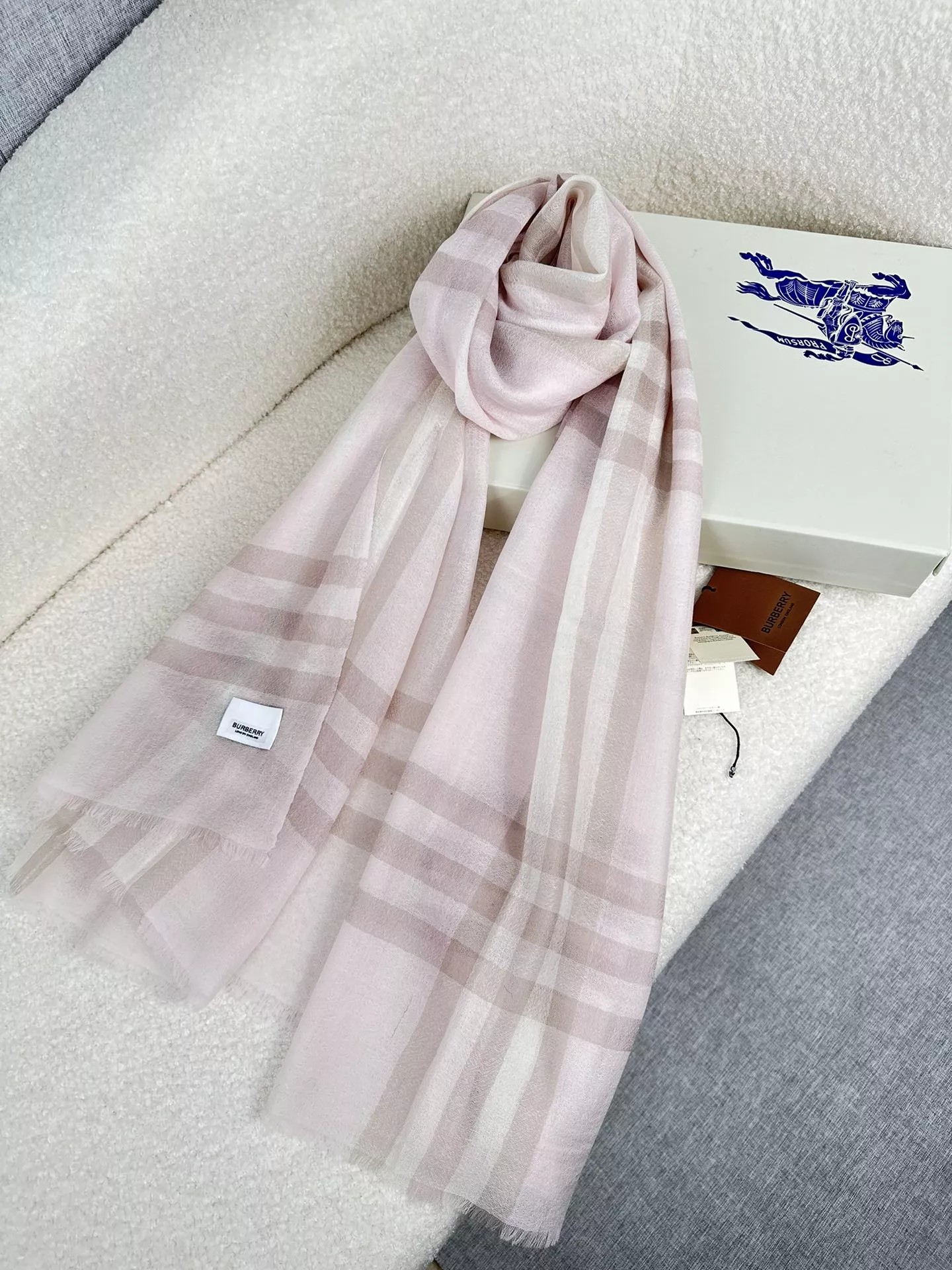 Burberry Scarf For Women Flexible 2061