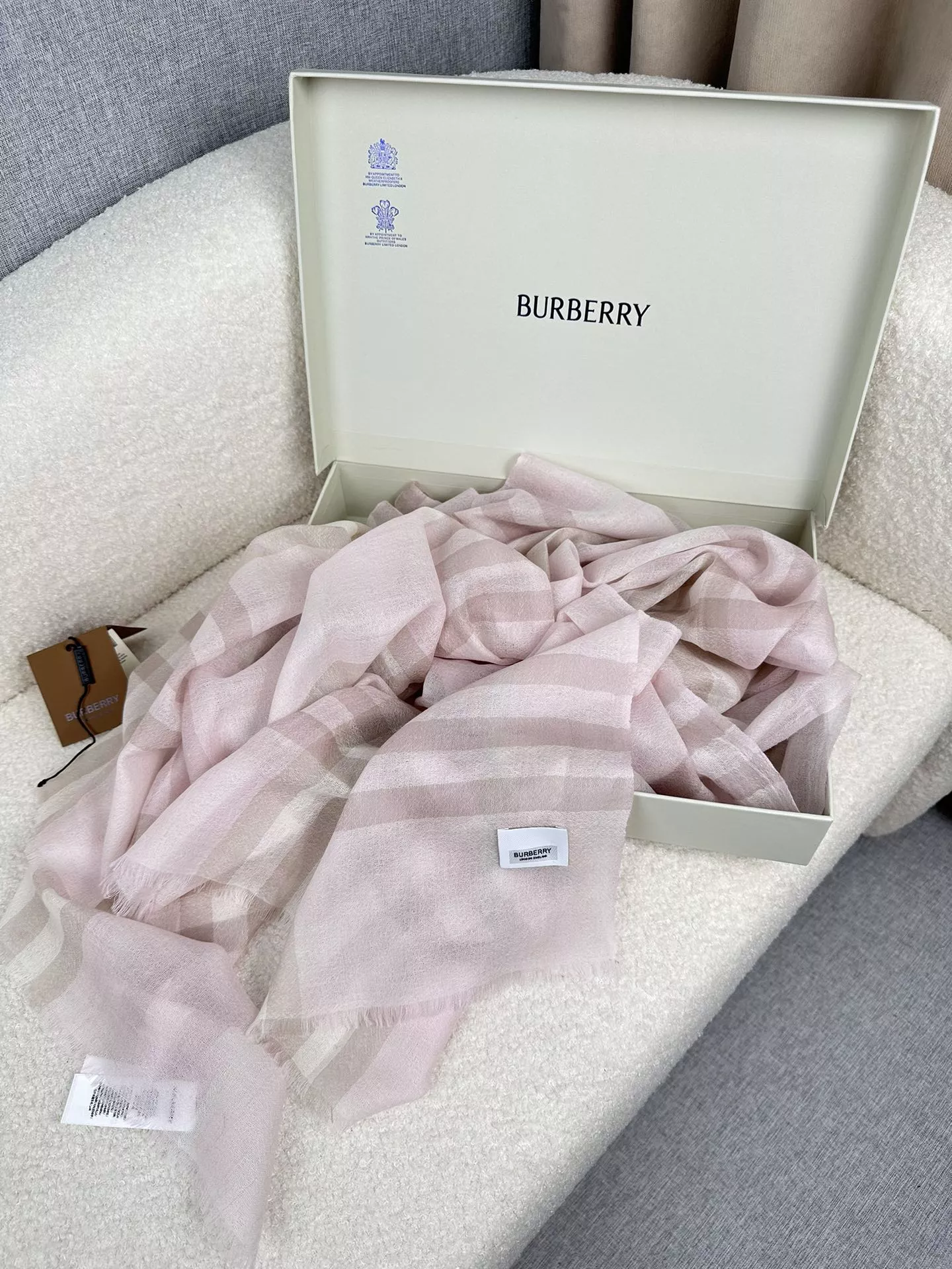 Burberry Scarf For Women Flexible 2061