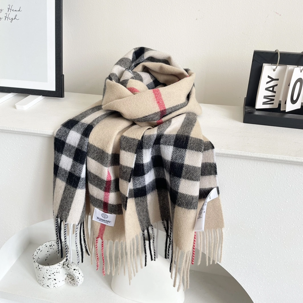 Burberry Scarf Functional 7924