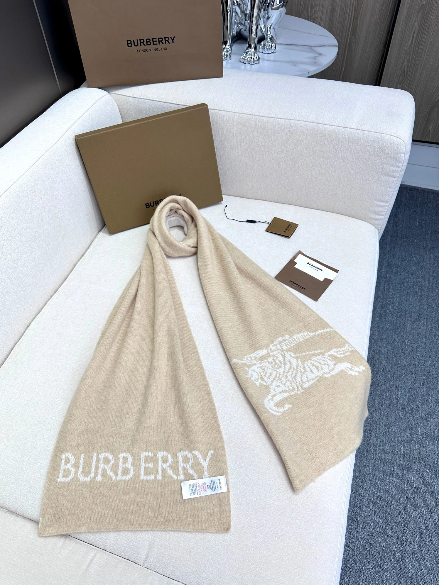 Burberry Scarf Sophisticated 3760