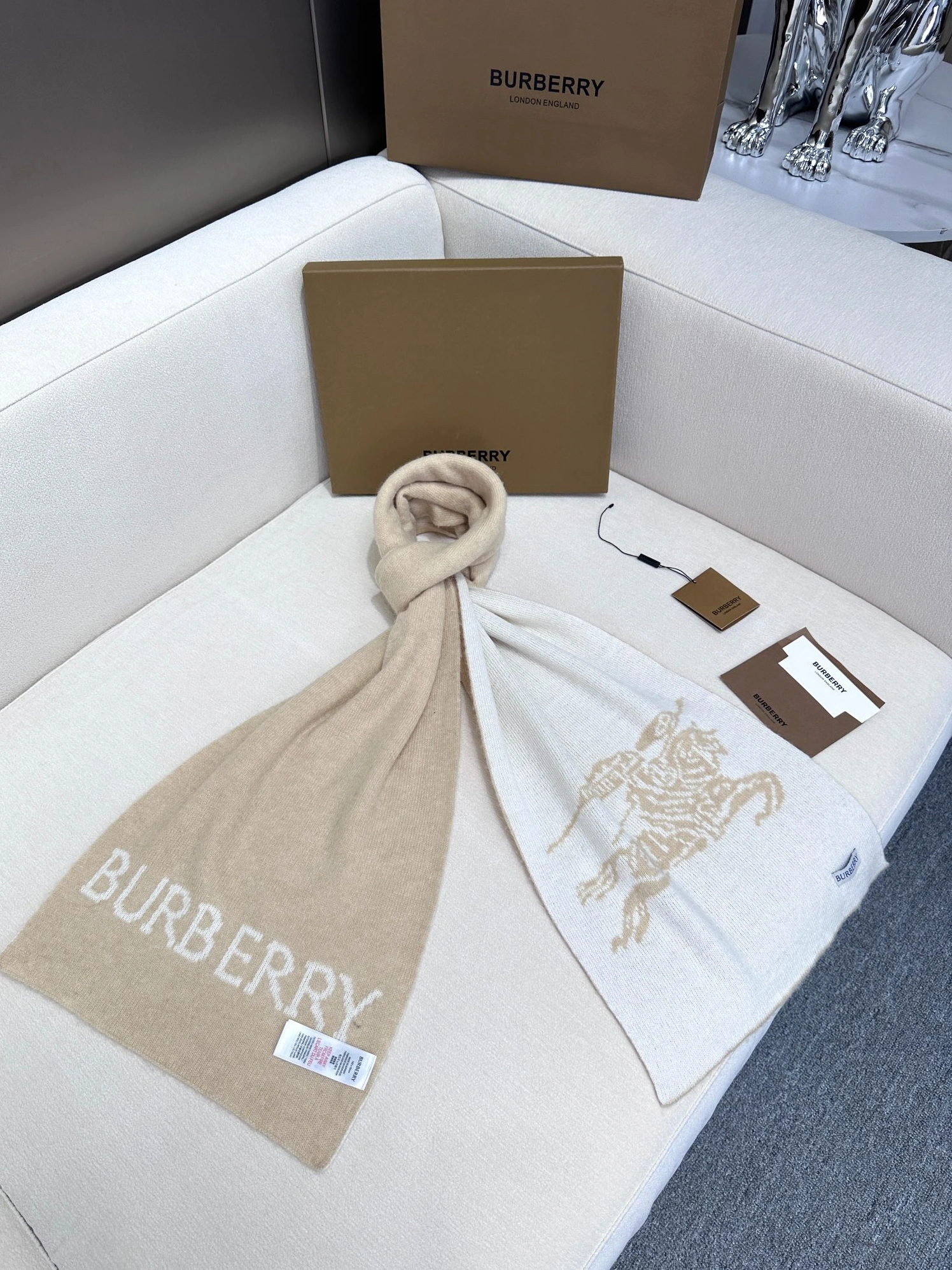 Burberry Scarf Sophisticated 3760