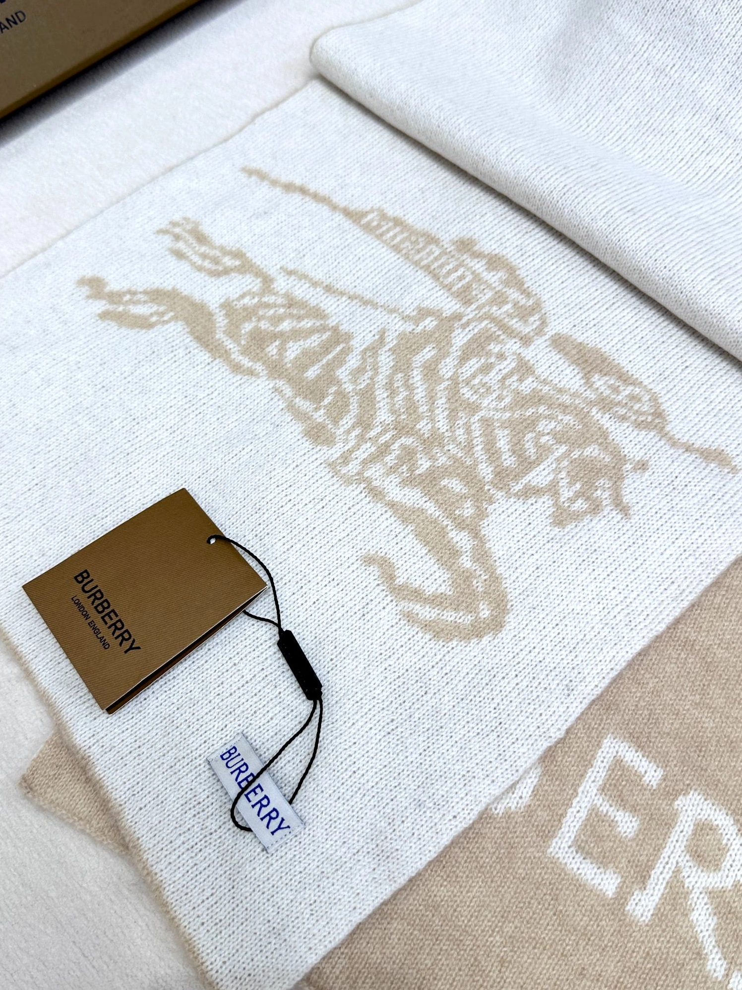 Burberry Scarf Sophisticated 3760