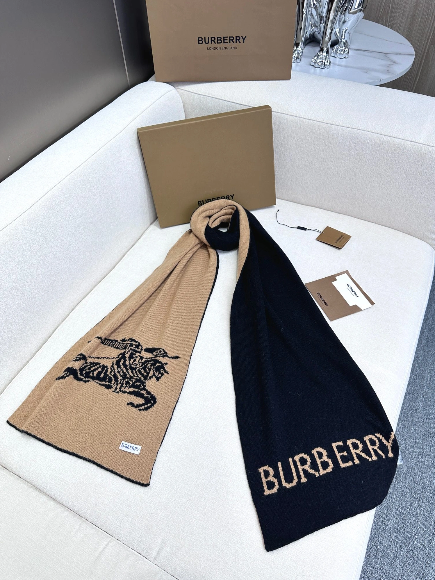 Burberry Scarf Versatile 8789
