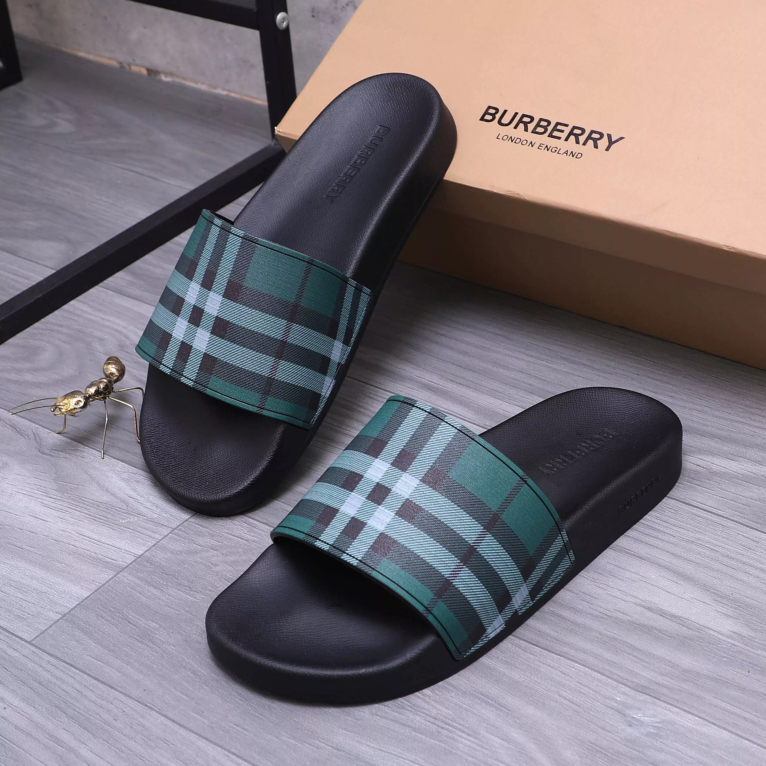 Burberry Slippers For Men Breathable 7594