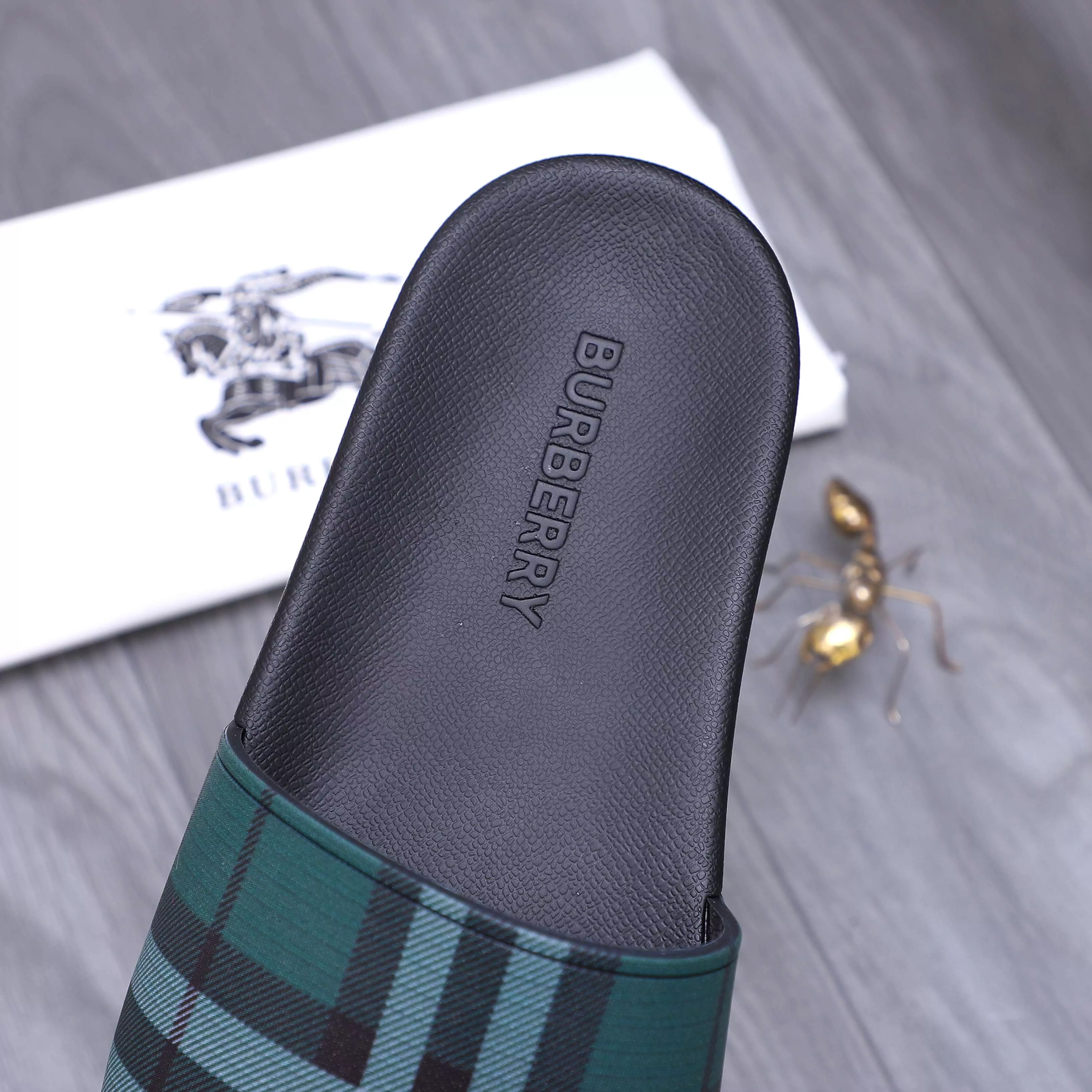 Burberry Slippers For Men Breathable 7594