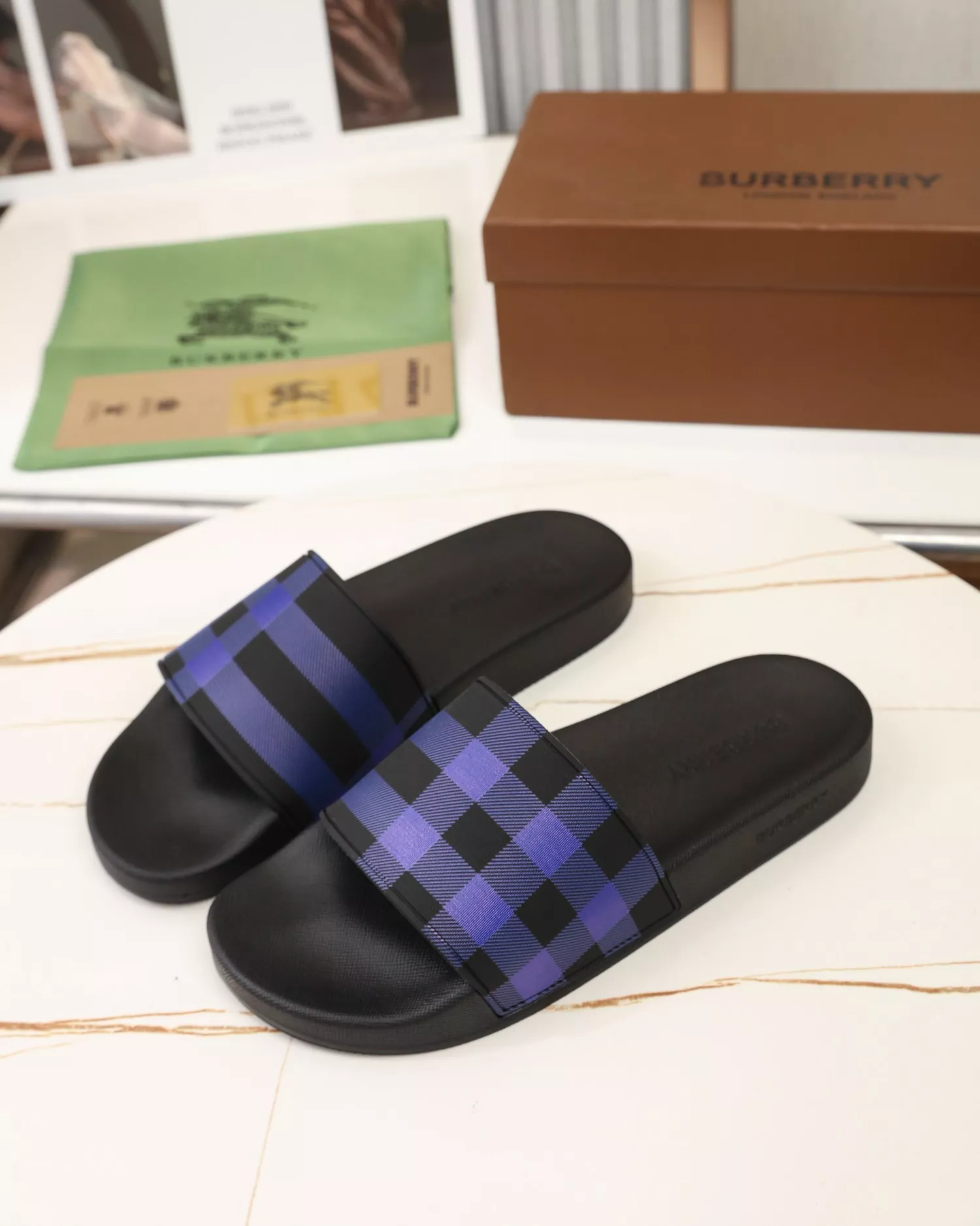 Burberry Slippers For Men Classic 2137