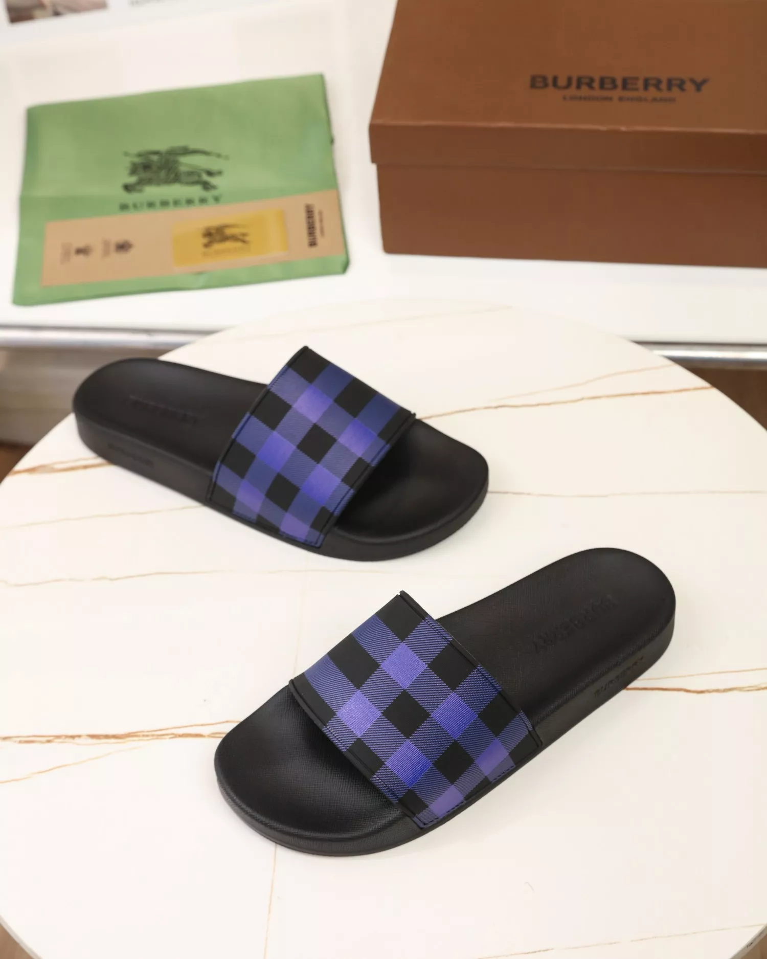 Burberry Slippers For Men Classic 2137
