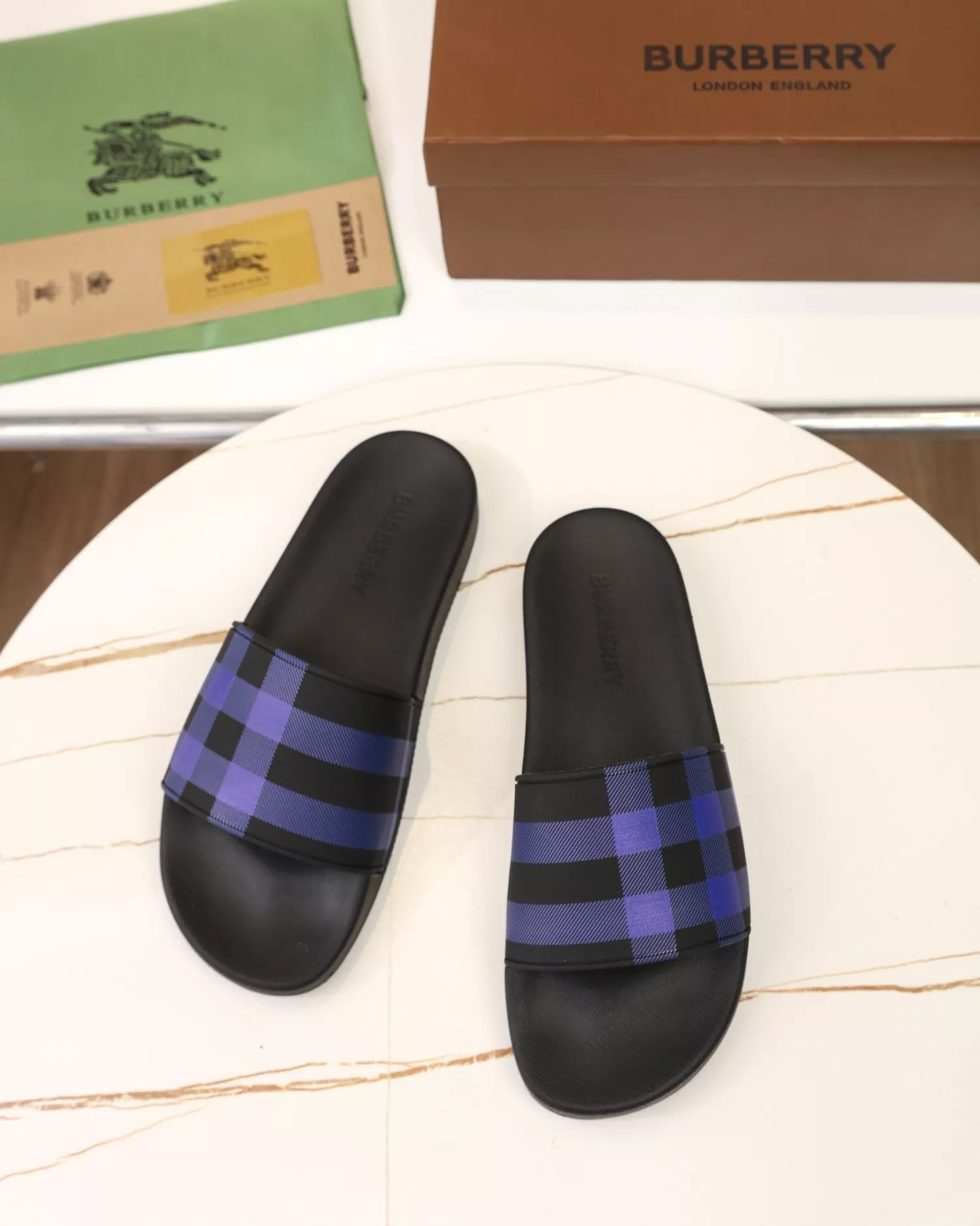 Burberry Slippers For Men Classic 2137
