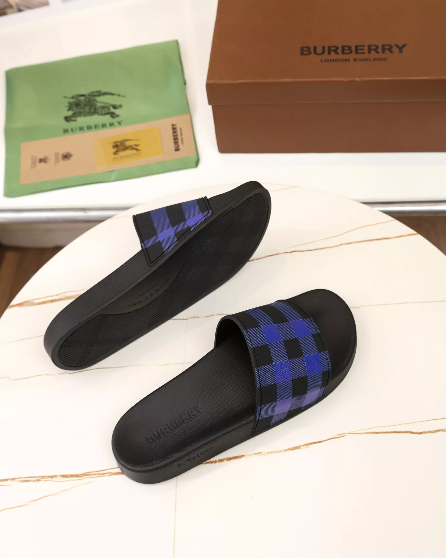 Burberry Slippers For Men Classic 2137