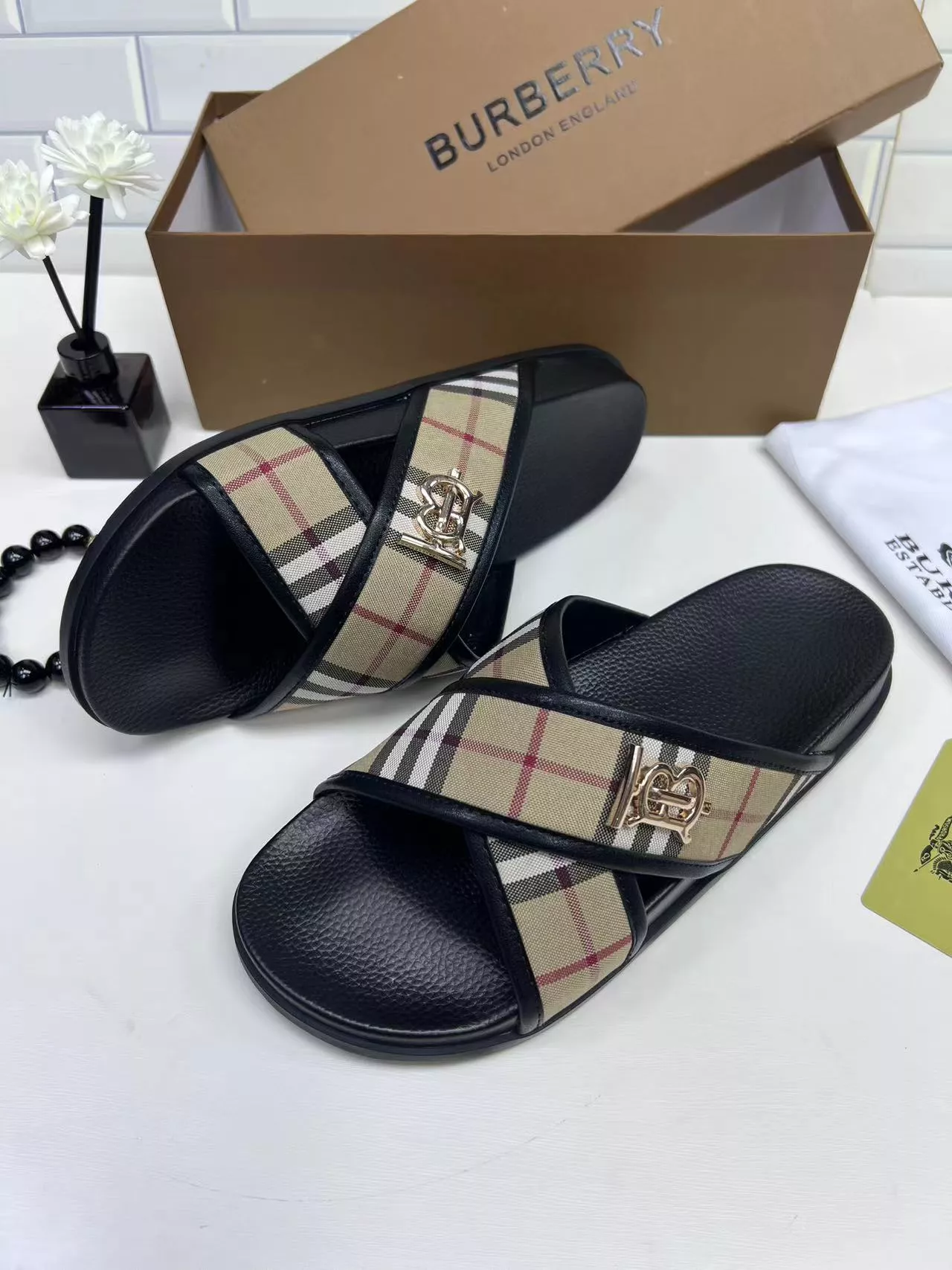 Burberry Slippers For Men DailyWear 9426