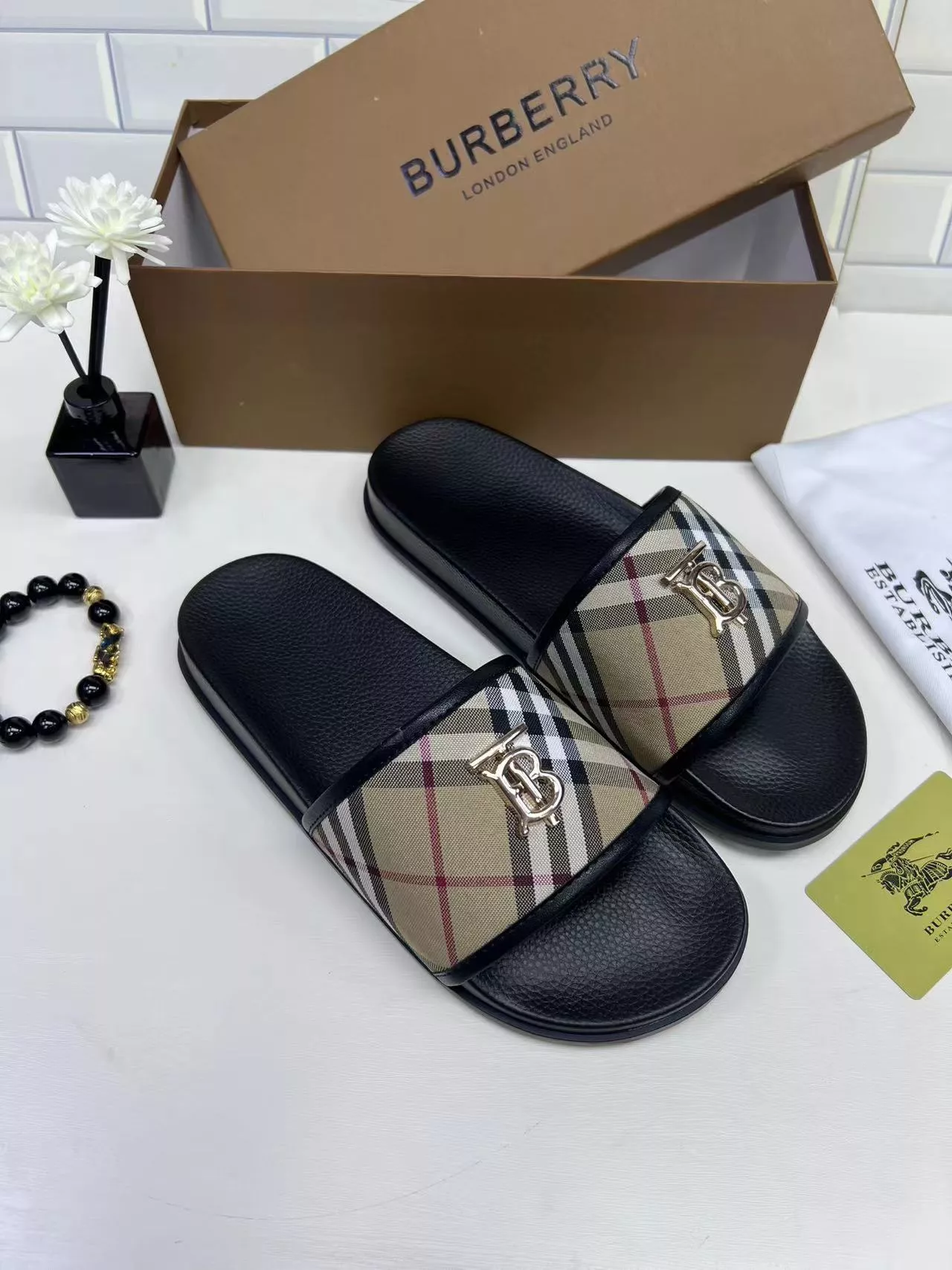 Burberry Slippers For Men Fashionable 1051