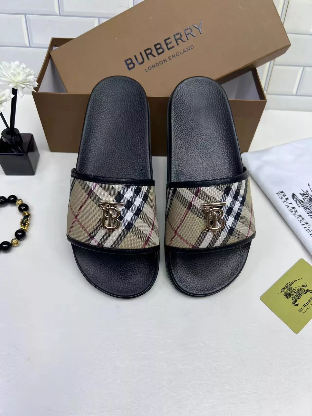Burberry Slippers For Men Fashionable 1051