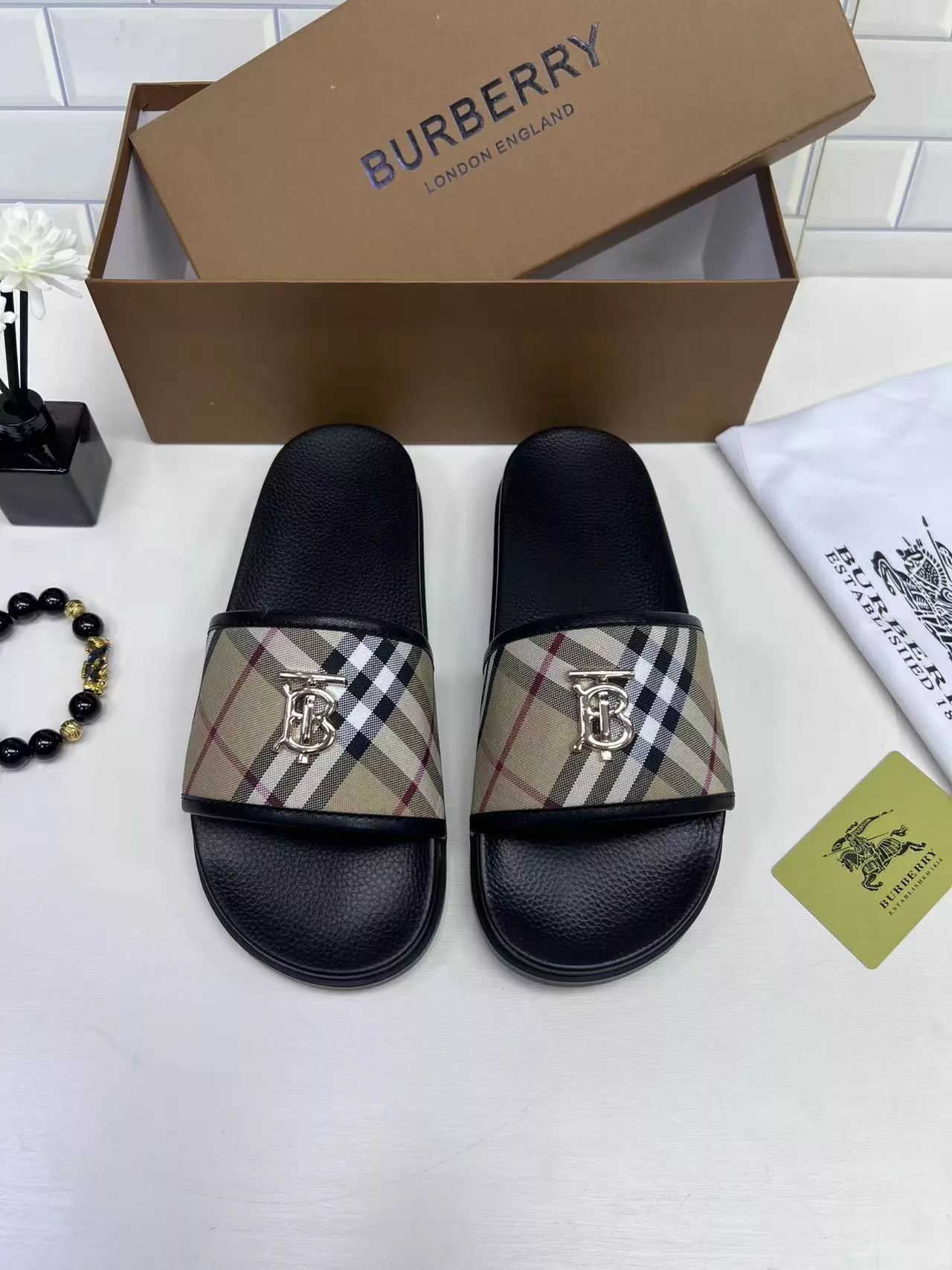 Burberry Slippers For Men Fashionable 1051