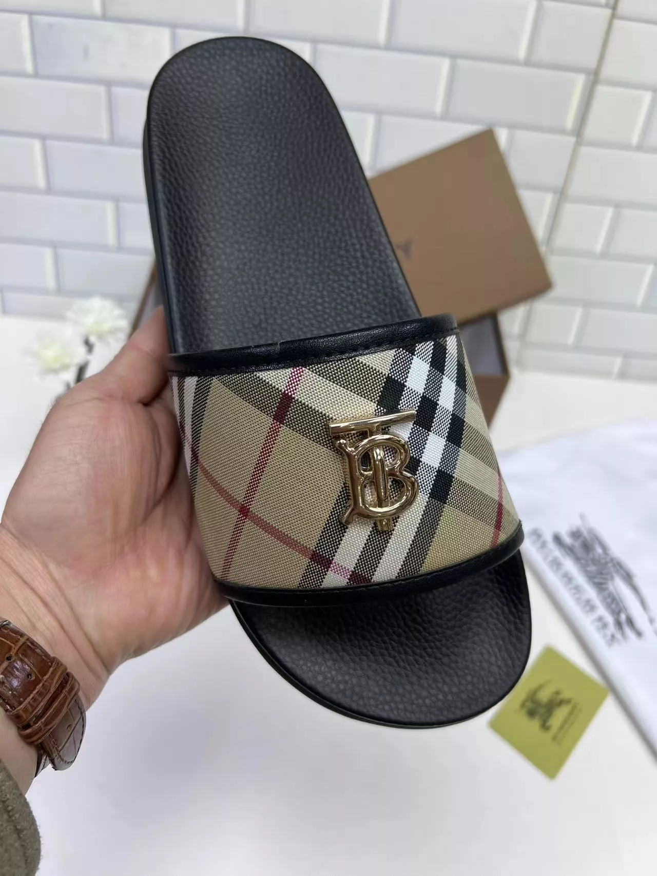 Burberry Slippers For Men Fashionable 1051