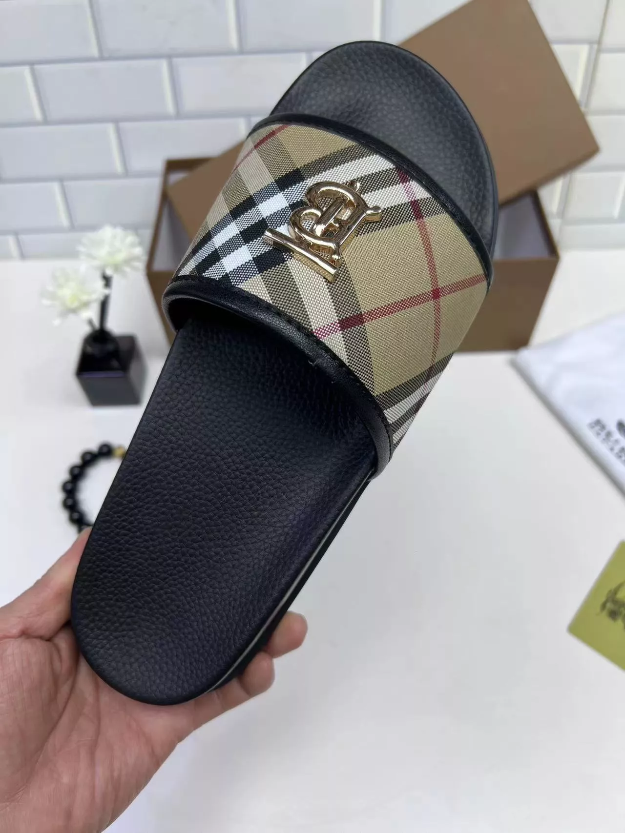 Burberry Slippers For Men Fashionable 1051