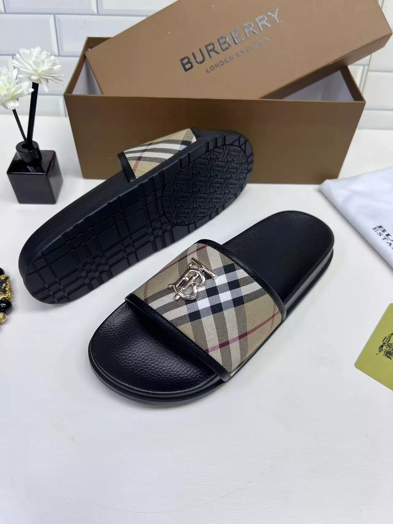 Burberry Slippers For Men Fashionable 1051