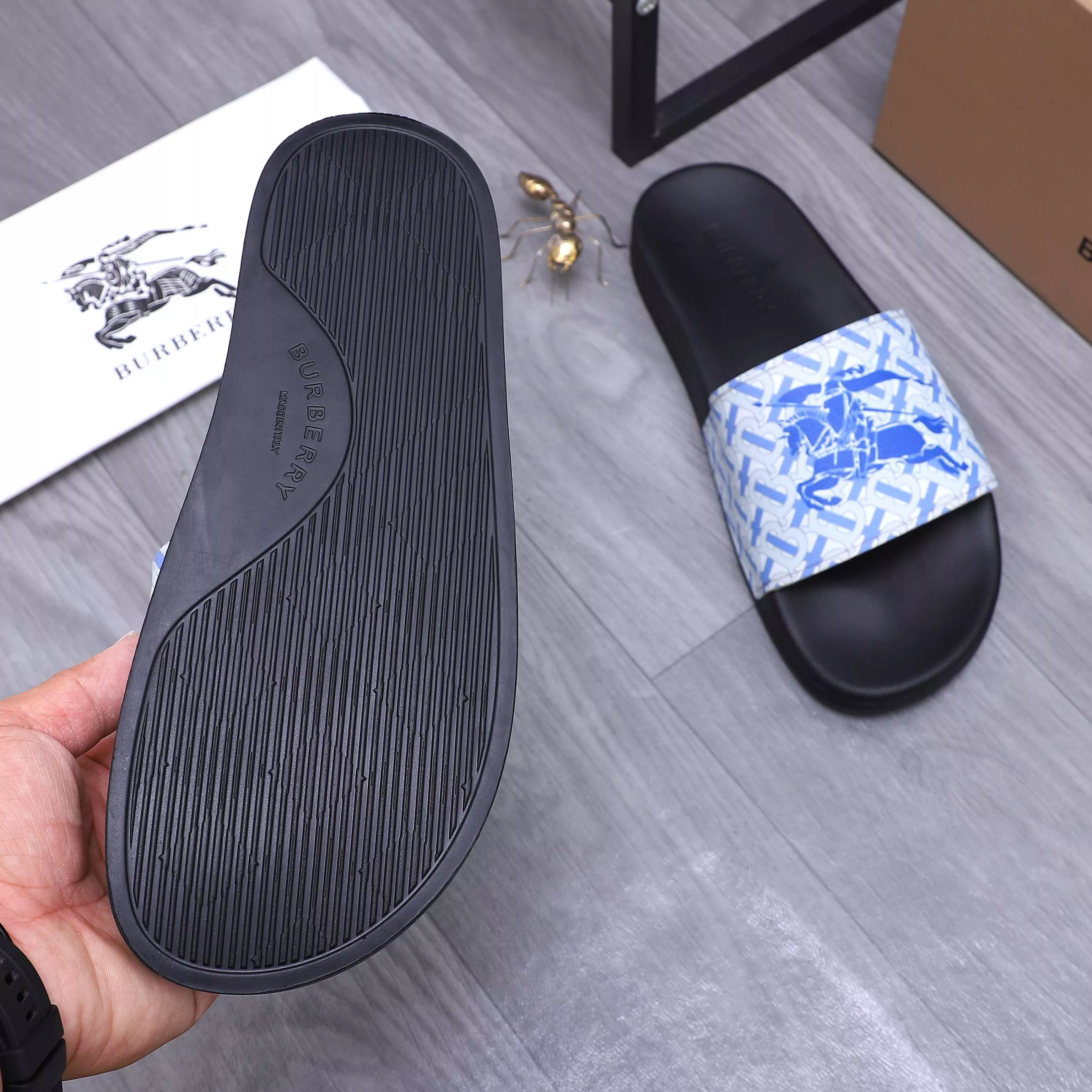 Burberry Slippers For Men Fashionable 5347