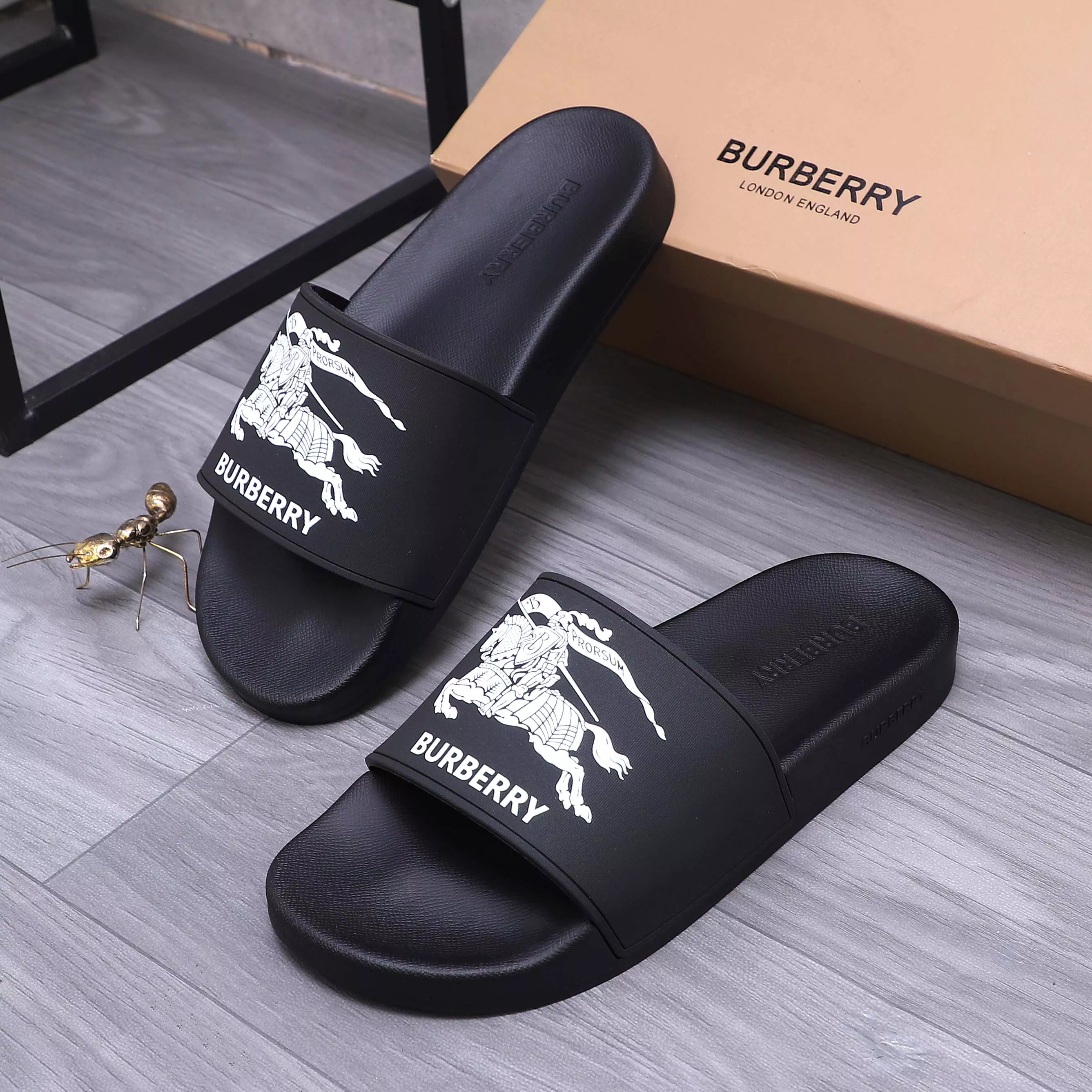 Burberry Slippers For Men Flexible 8466