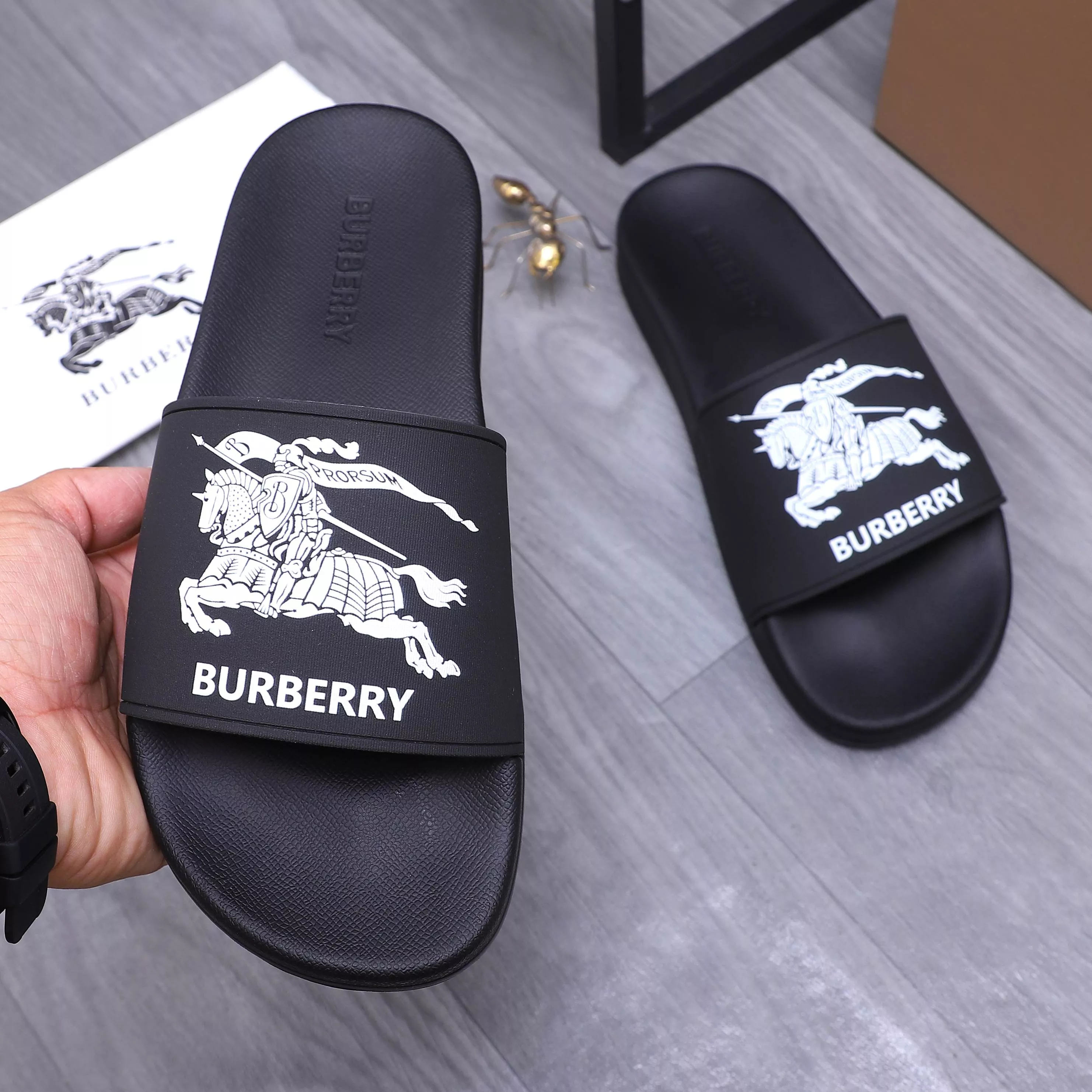 Burberry Slippers For Men Flexible 8466