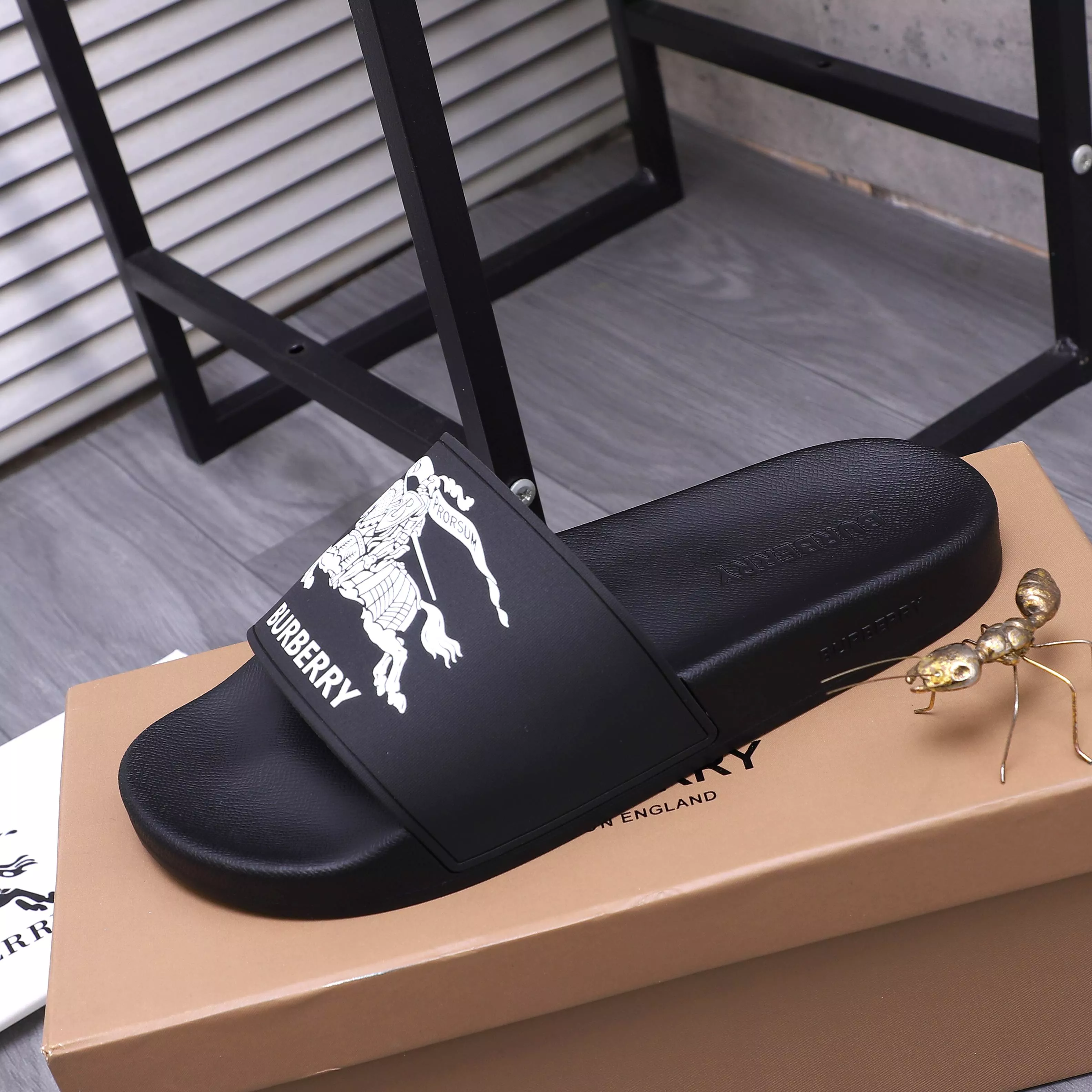 Burberry Slippers For Men Flexible 8466
