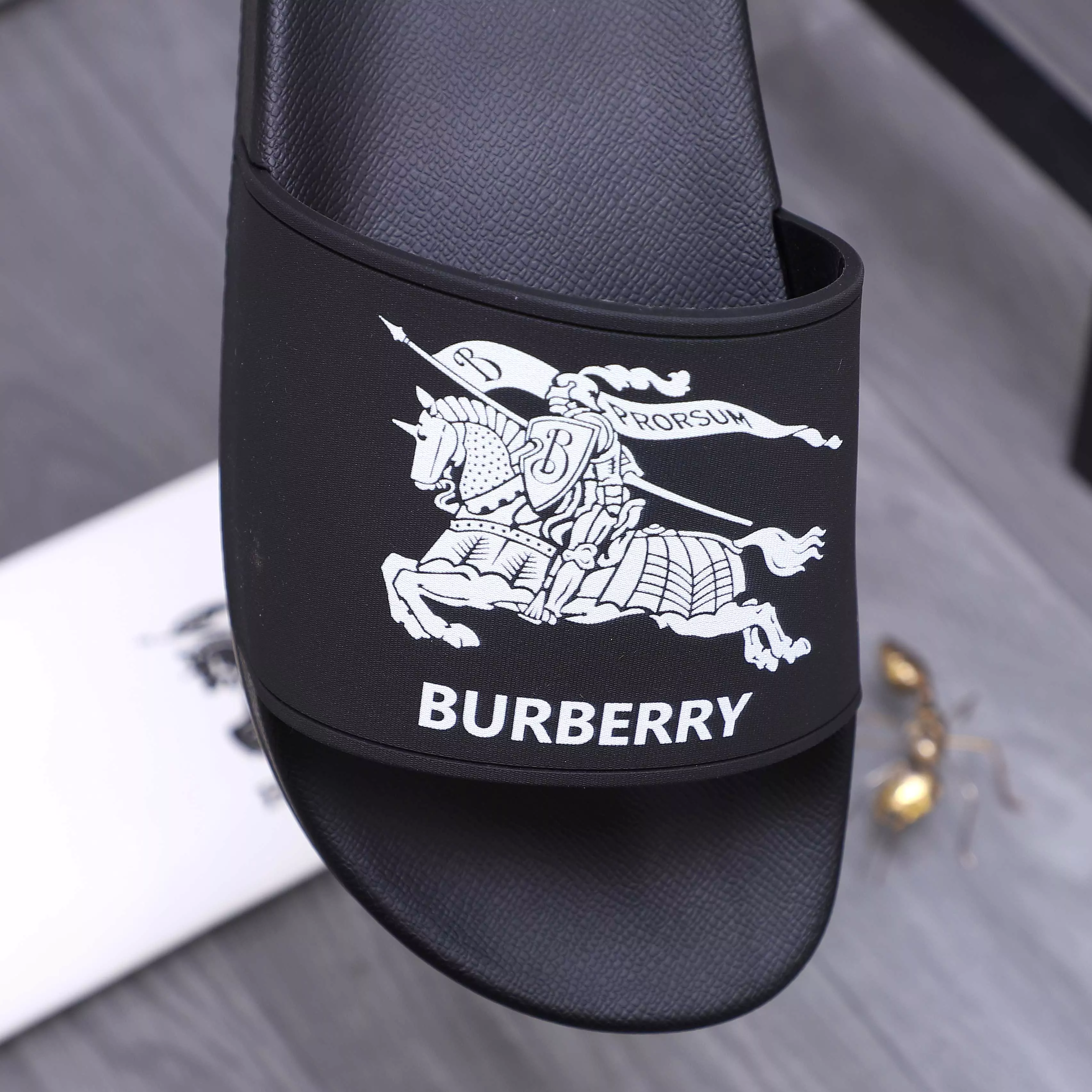 Burberry Slippers For Men Flexible 8466
