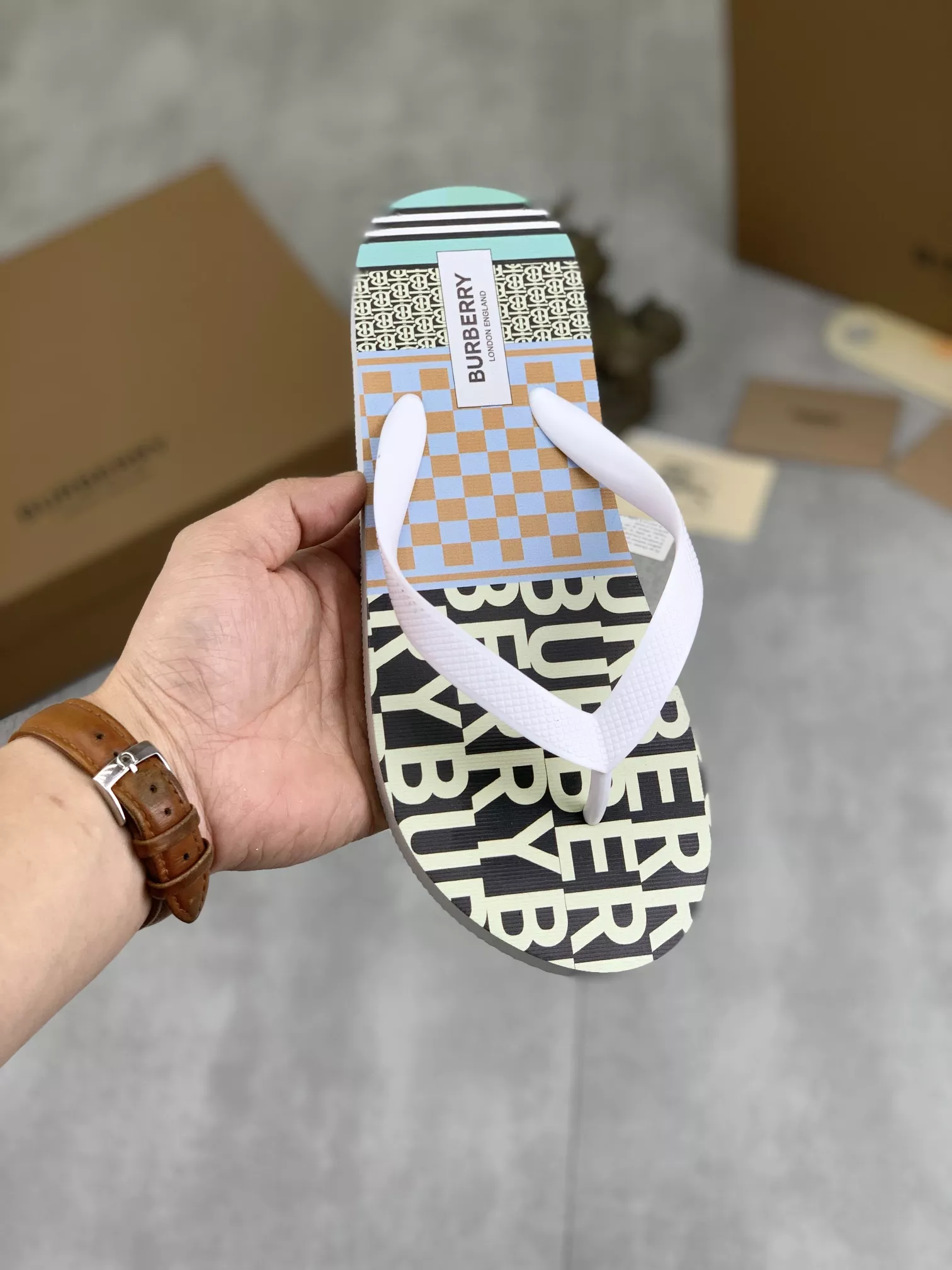 Burberry Slippers For Men GoAnywhere 6046