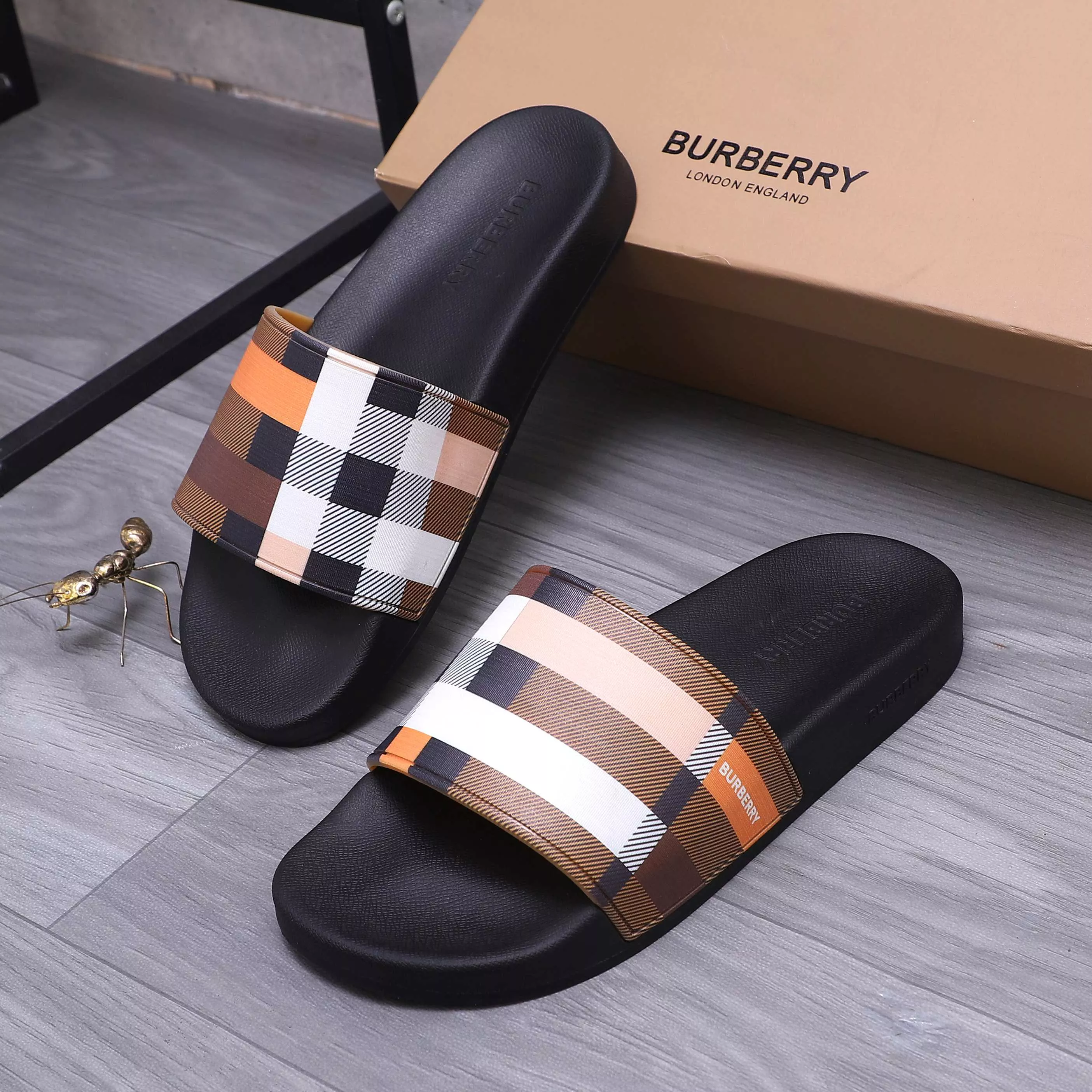 Burberry Slippers For Men GoodFit 7594